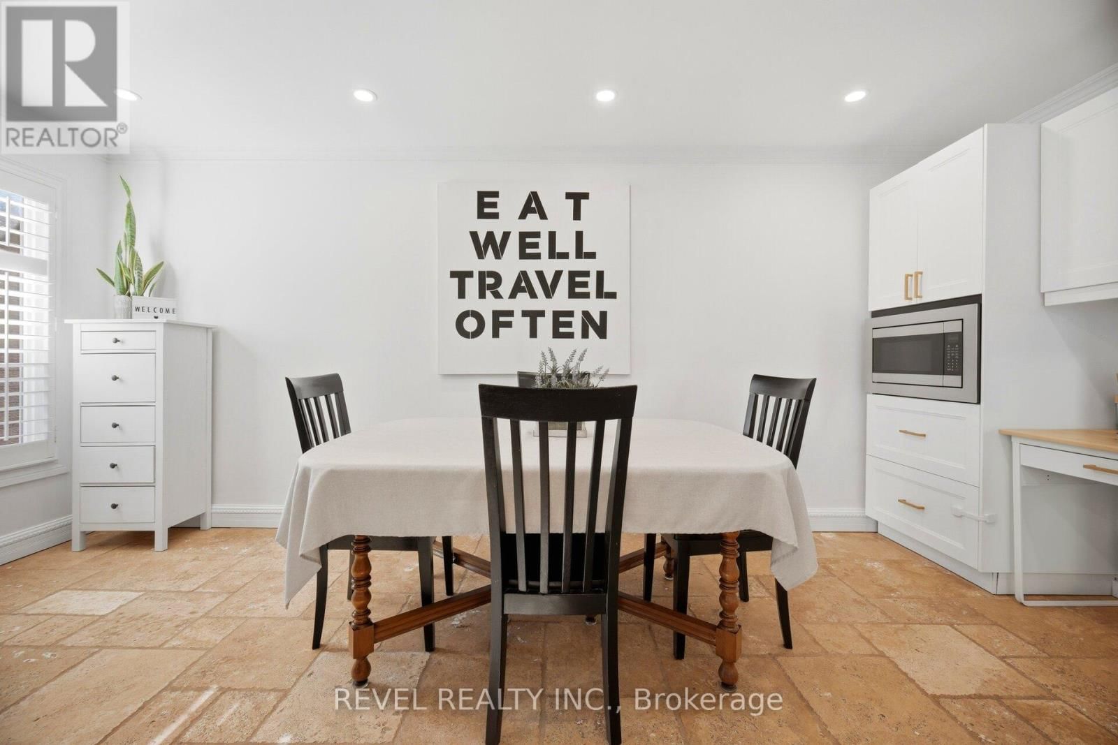 477 BELL STREET Image 10