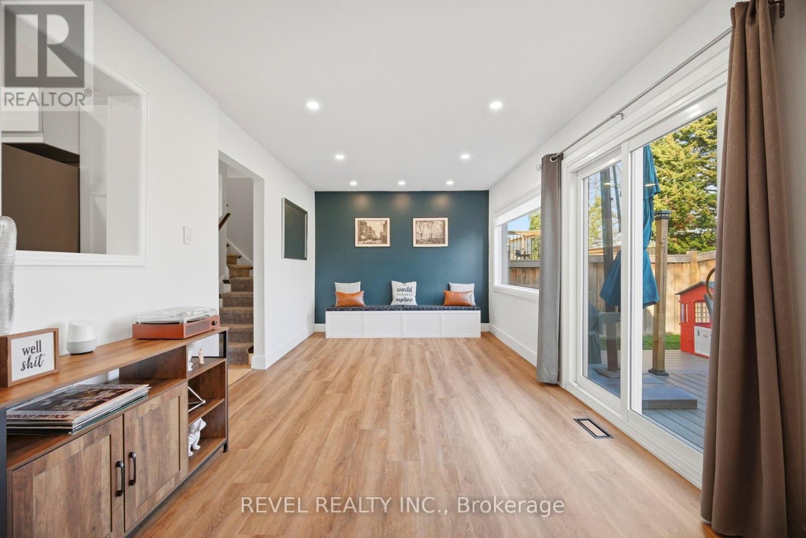 477 BELL STREET Image 15