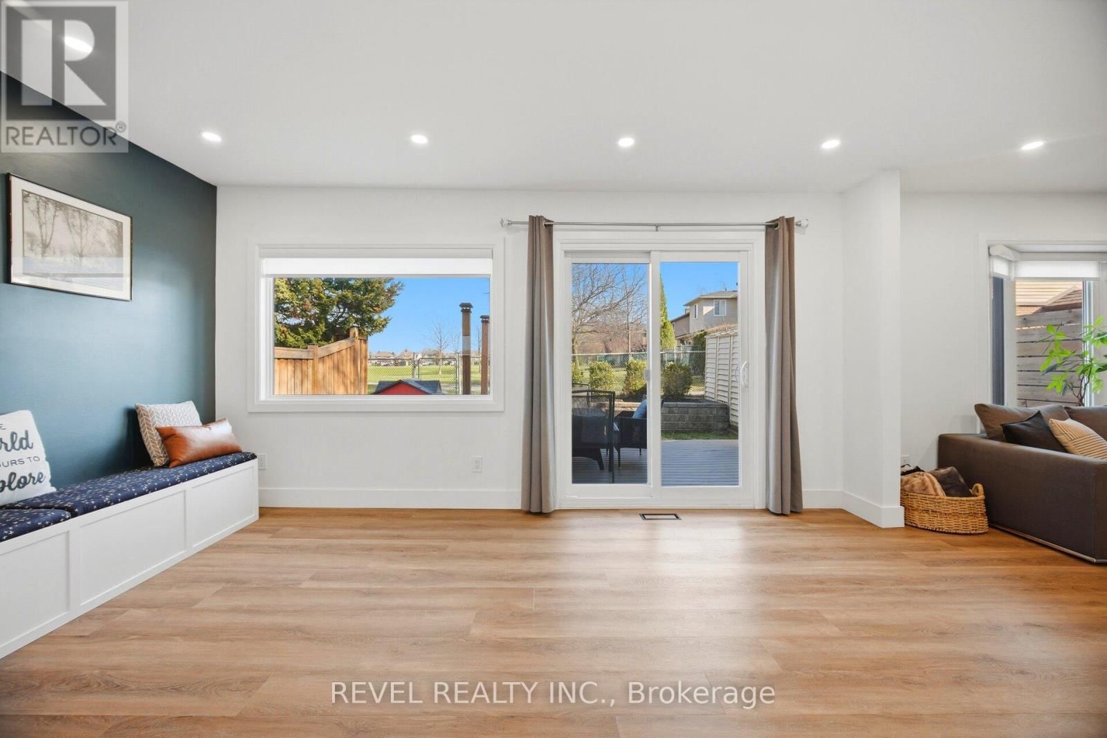 477 BELL STREET Image 16