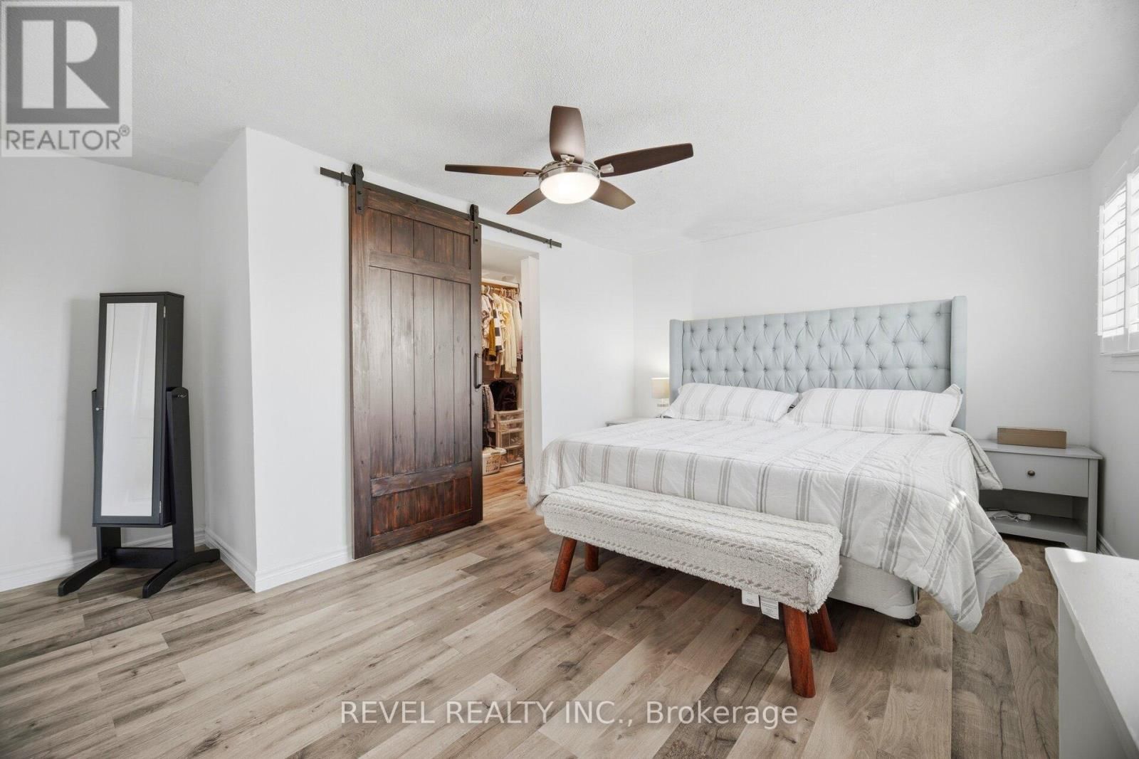 477 BELL STREET Image 19