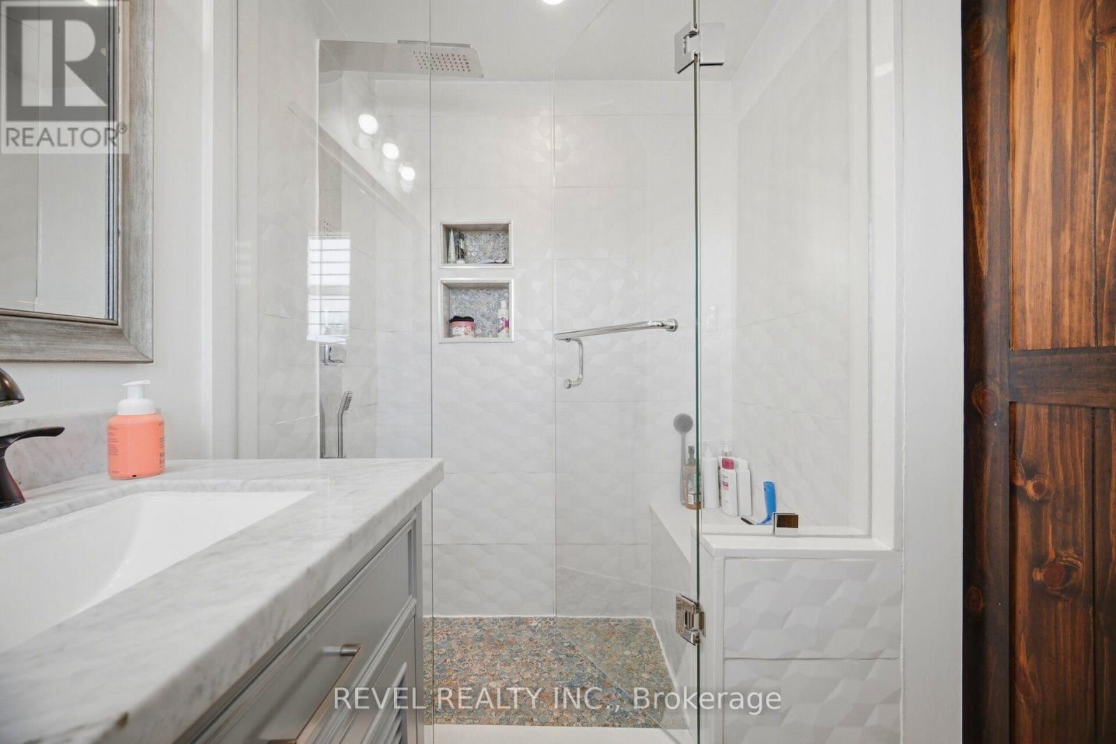 477 BELL STREET Image 23