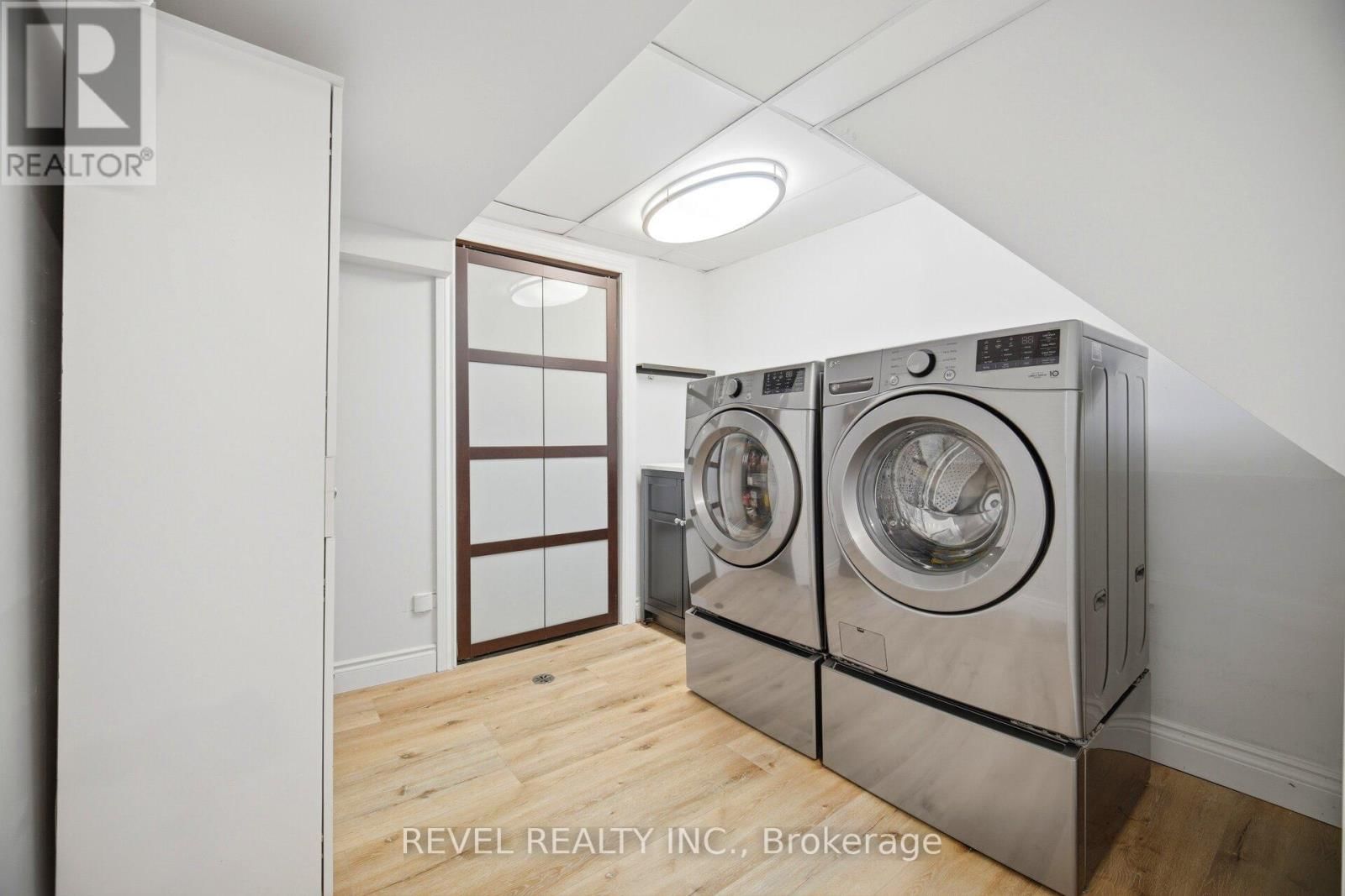 477 BELL STREET Image 34