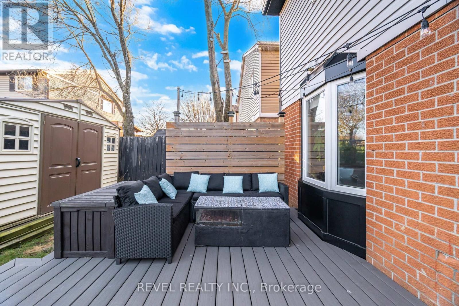 477 BELL STREET Image 36