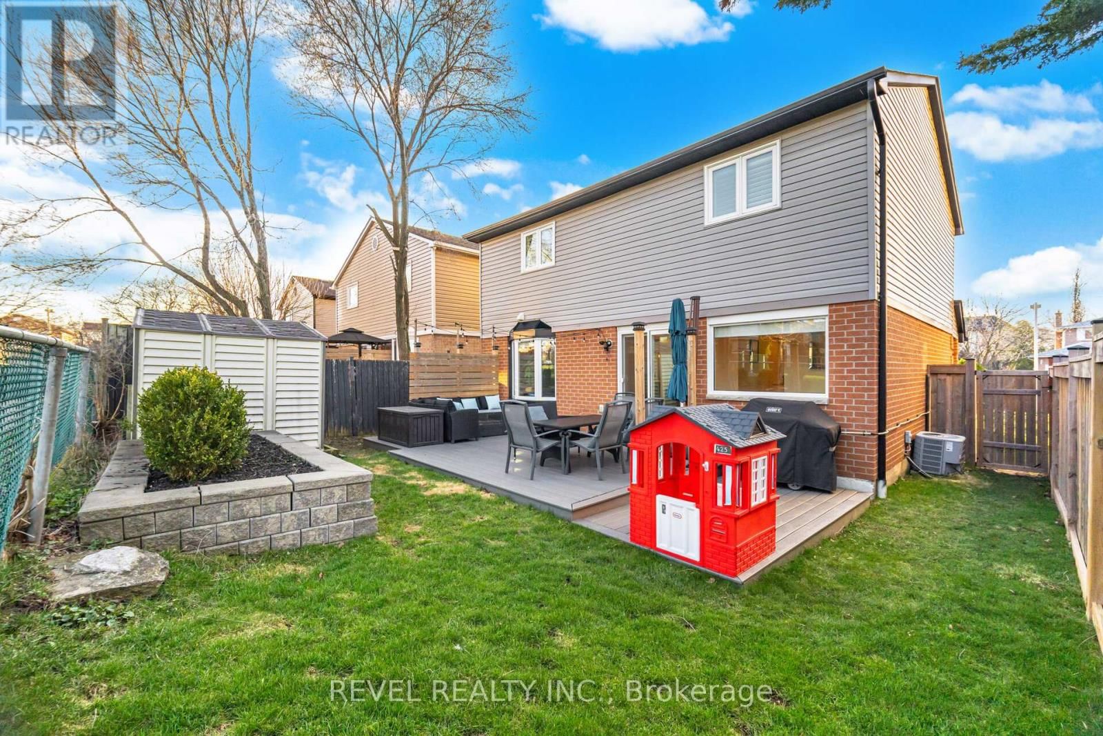 477 BELL STREET Image 37