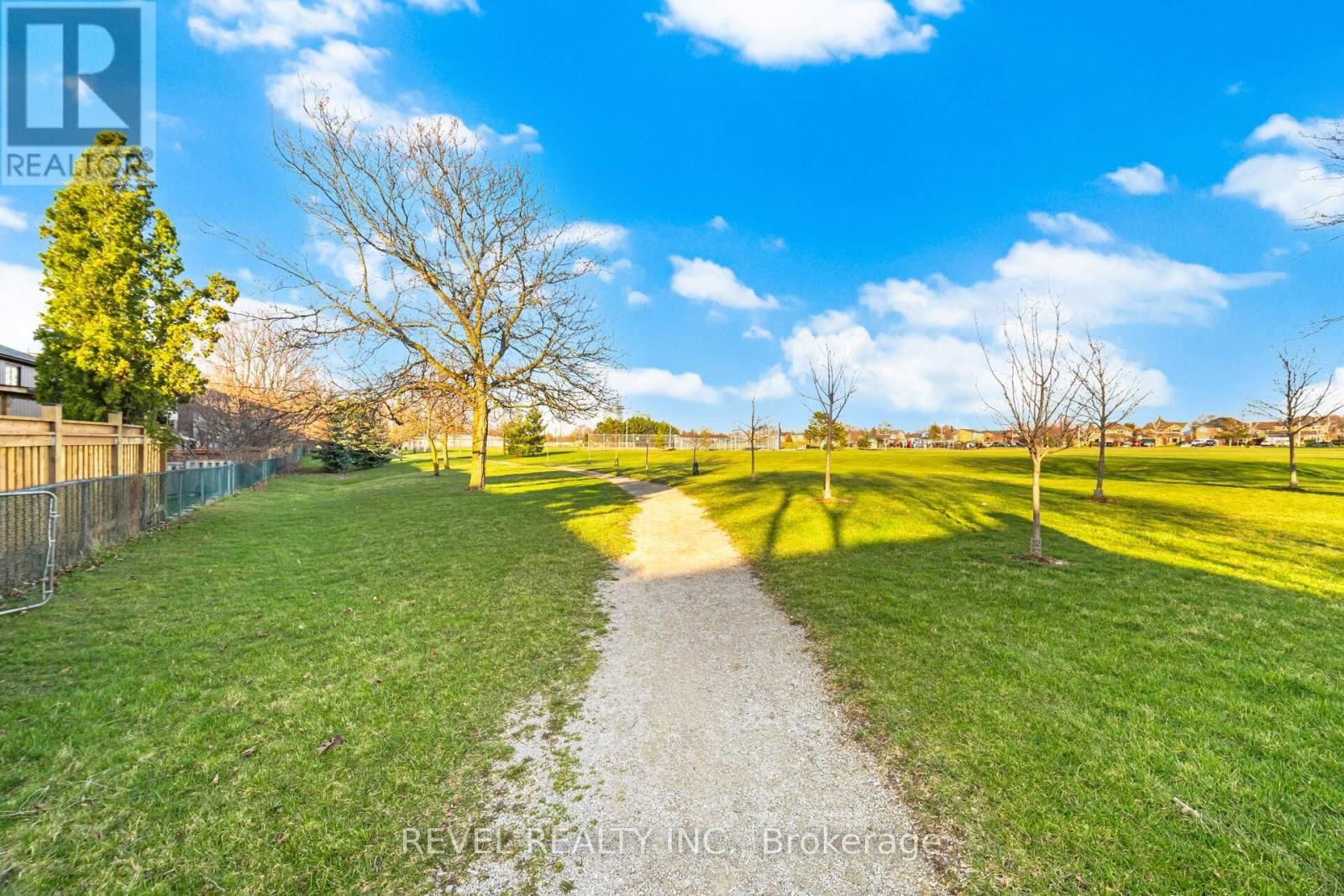 477 BELL STREET Image 39