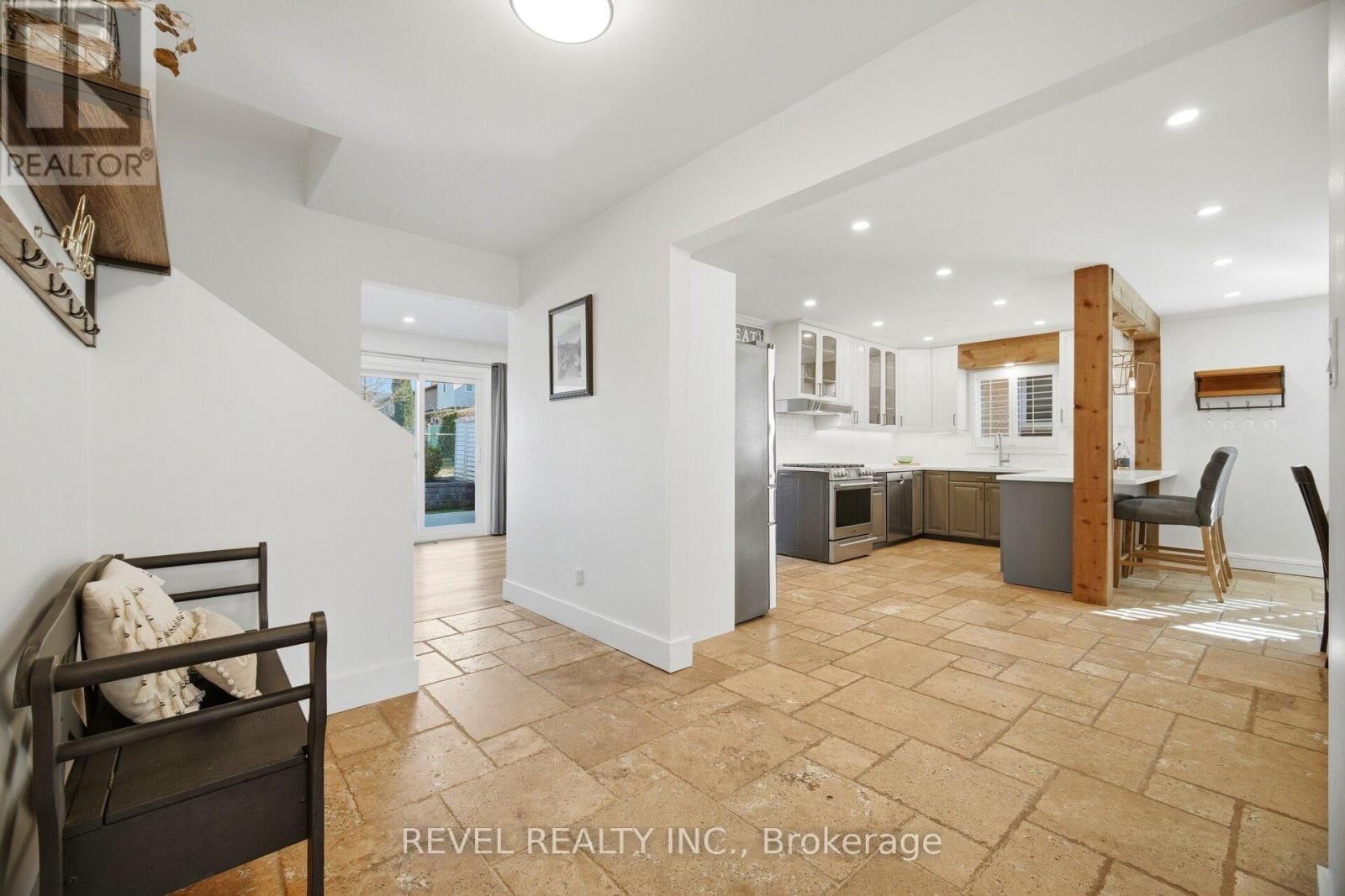 477 BELL STREET Image 6