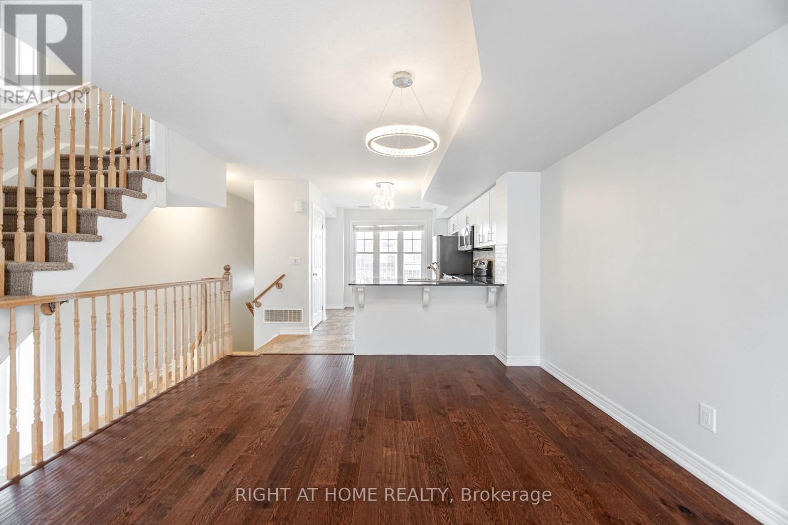 18 - 1380 COSTIGAN ROAD Image 10