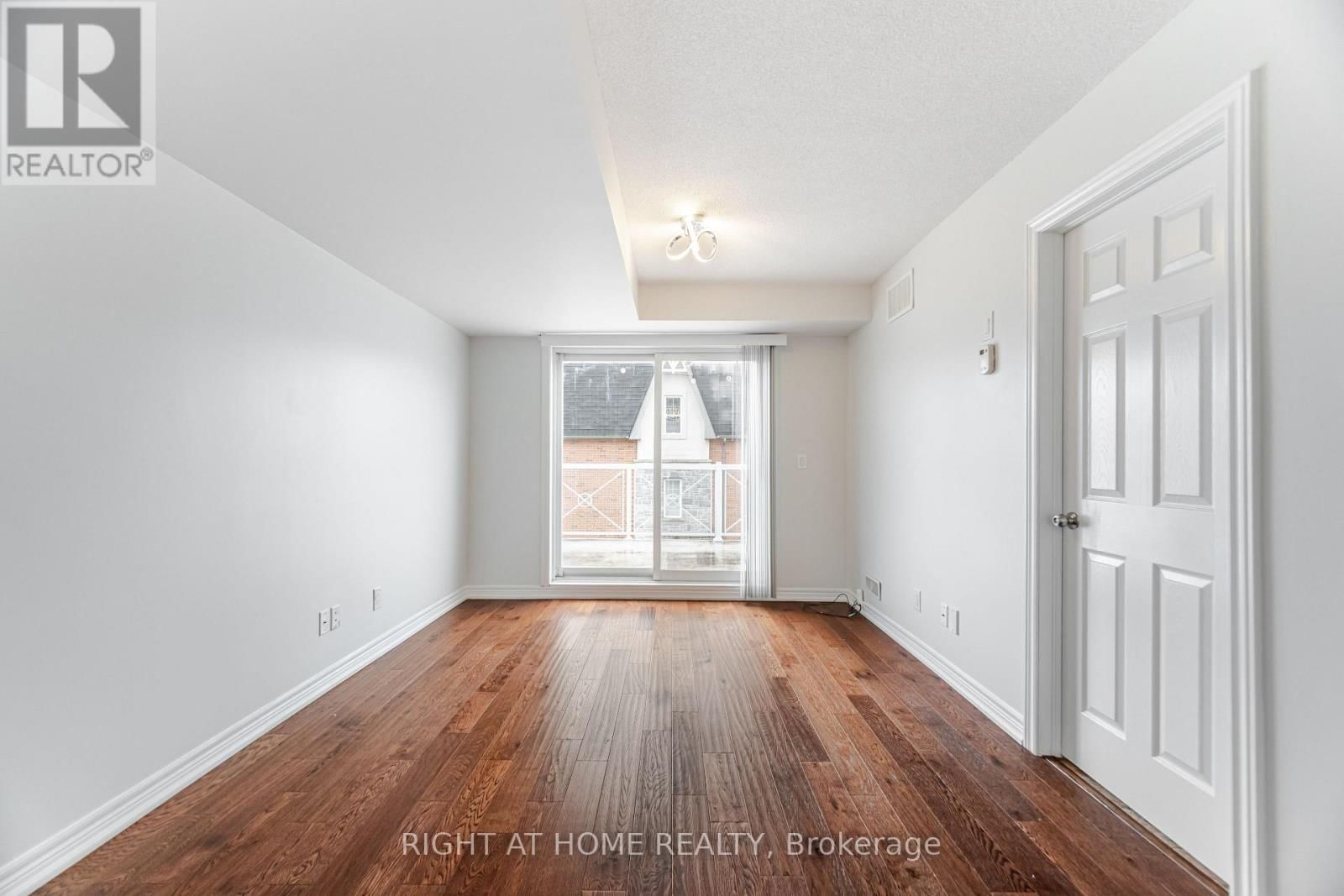 18 - 1380 COSTIGAN ROAD Image 11