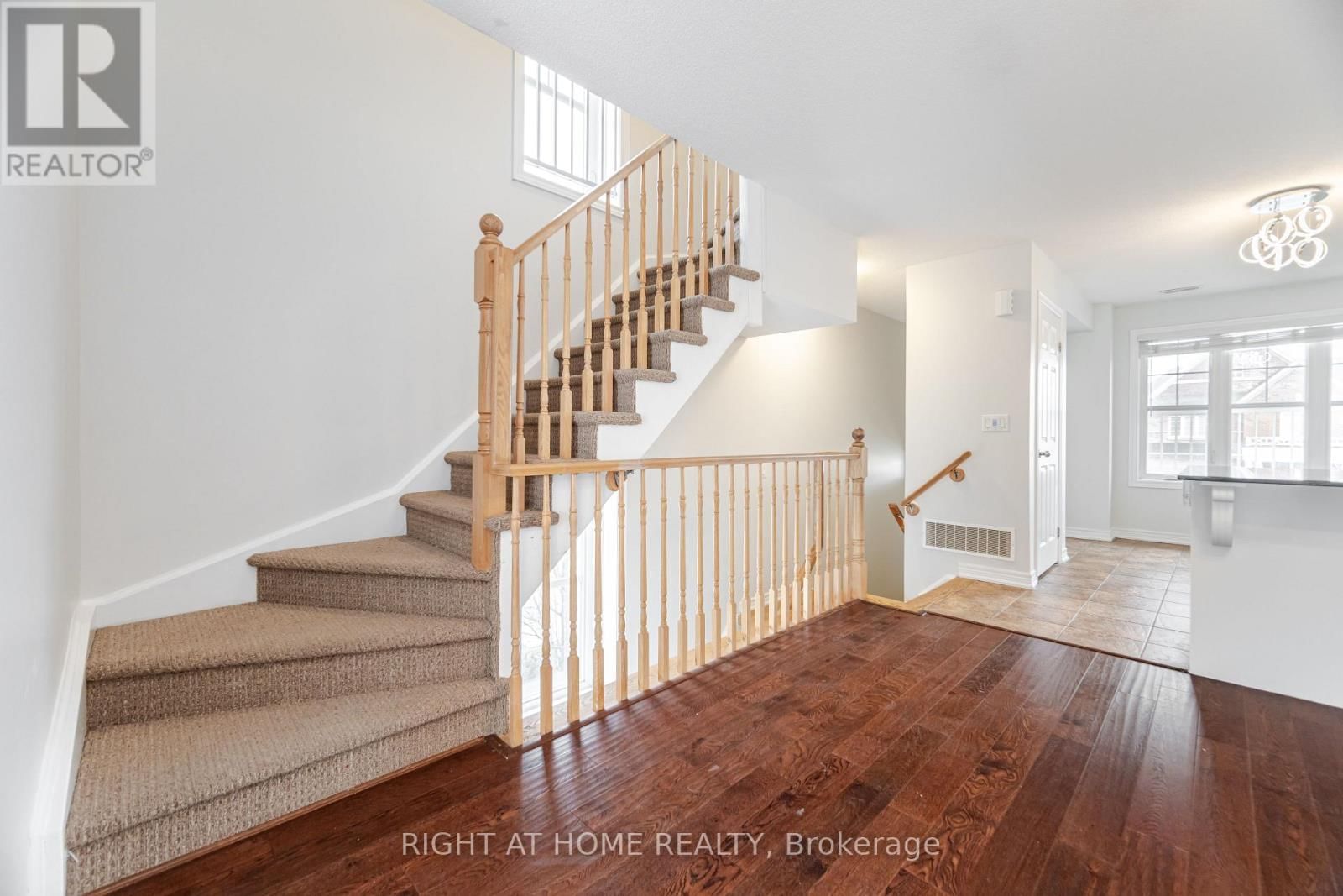 18 - 1380 COSTIGAN ROAD Image 14