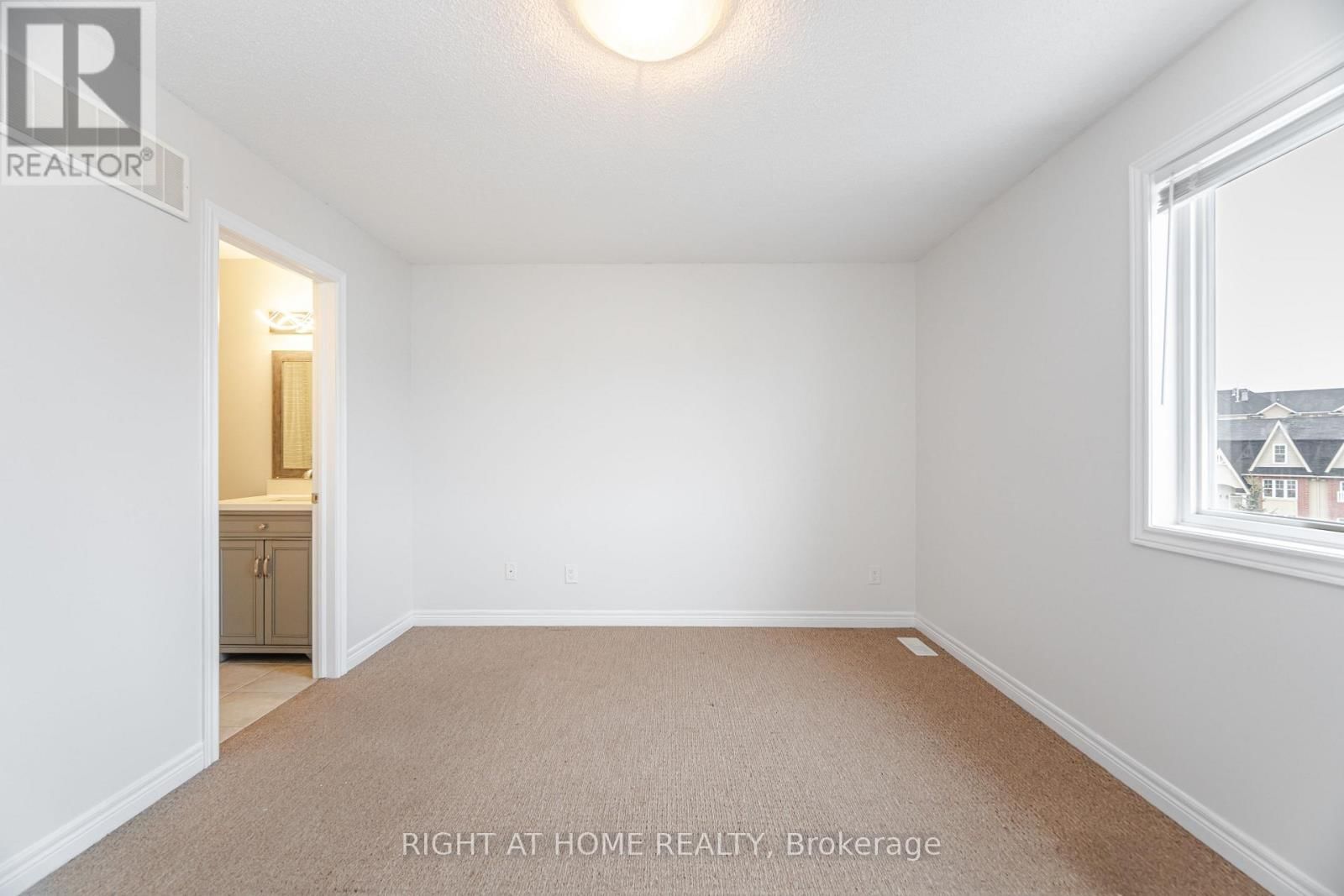 18 - 1380 COSTIGAN ROAD Image 16