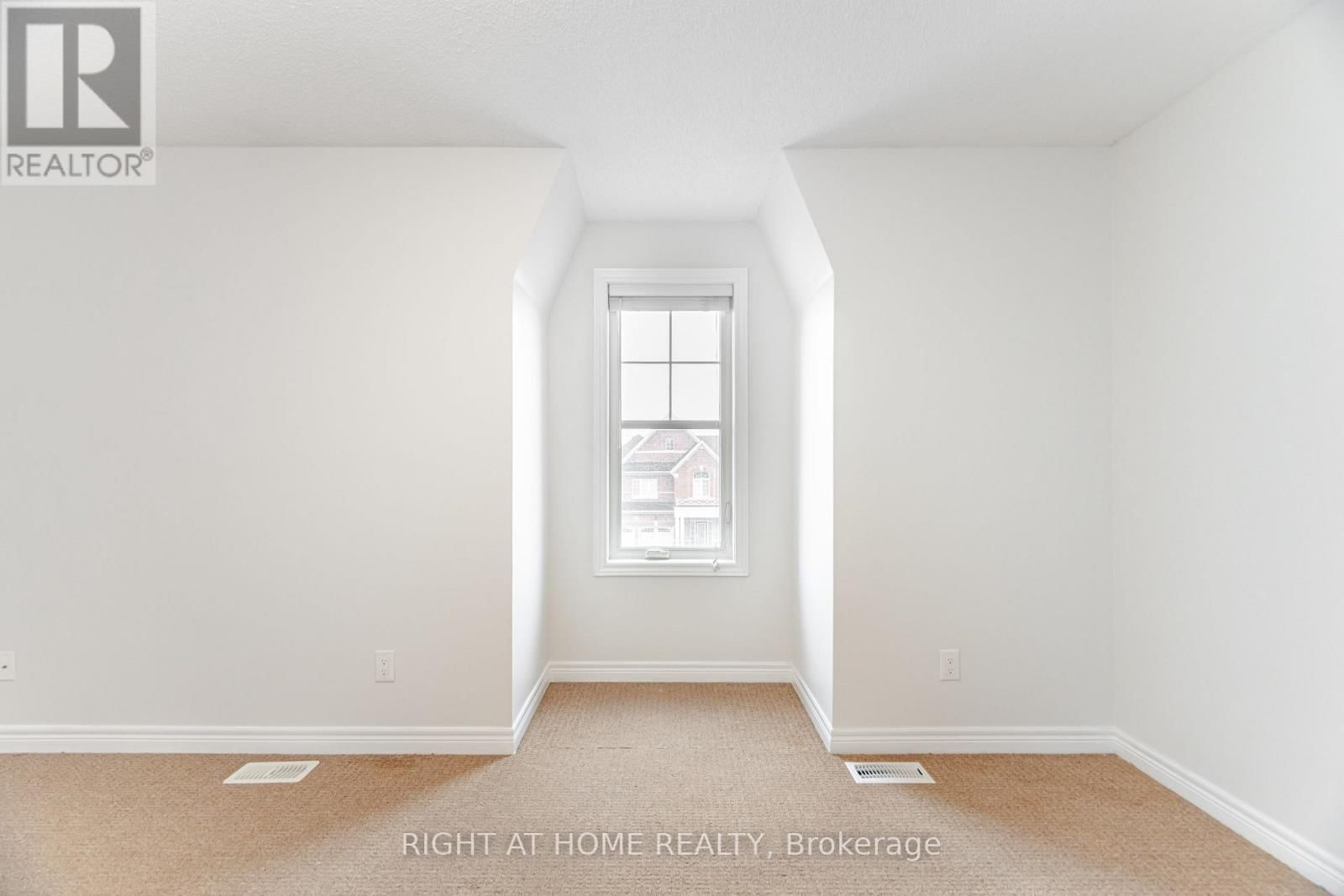 18 - 1380 COSTIGAN ROAD Image 20