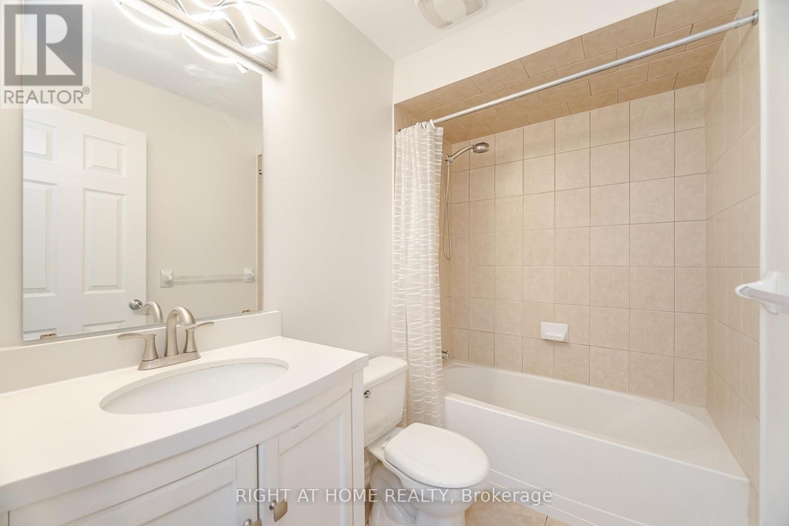 18 - 1380 COSTIGAN ROAD Image 21