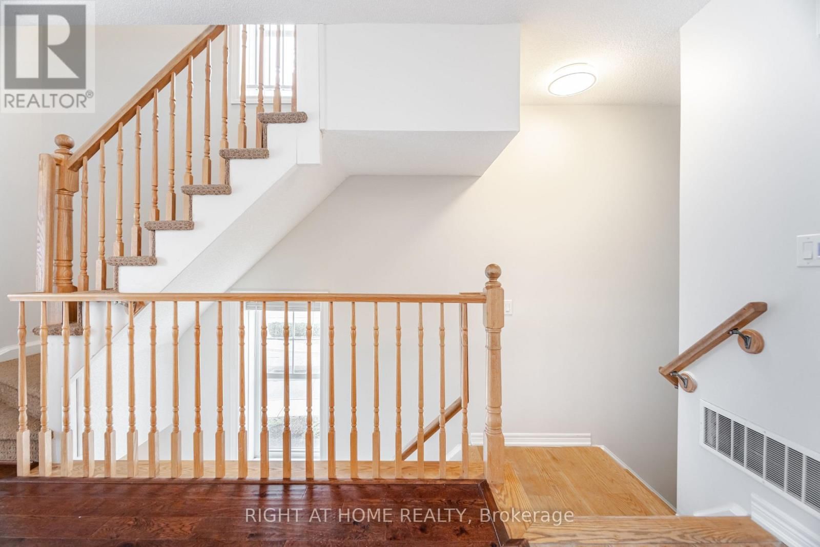 18 - 1380 COSTIGAN ROAD Image 3