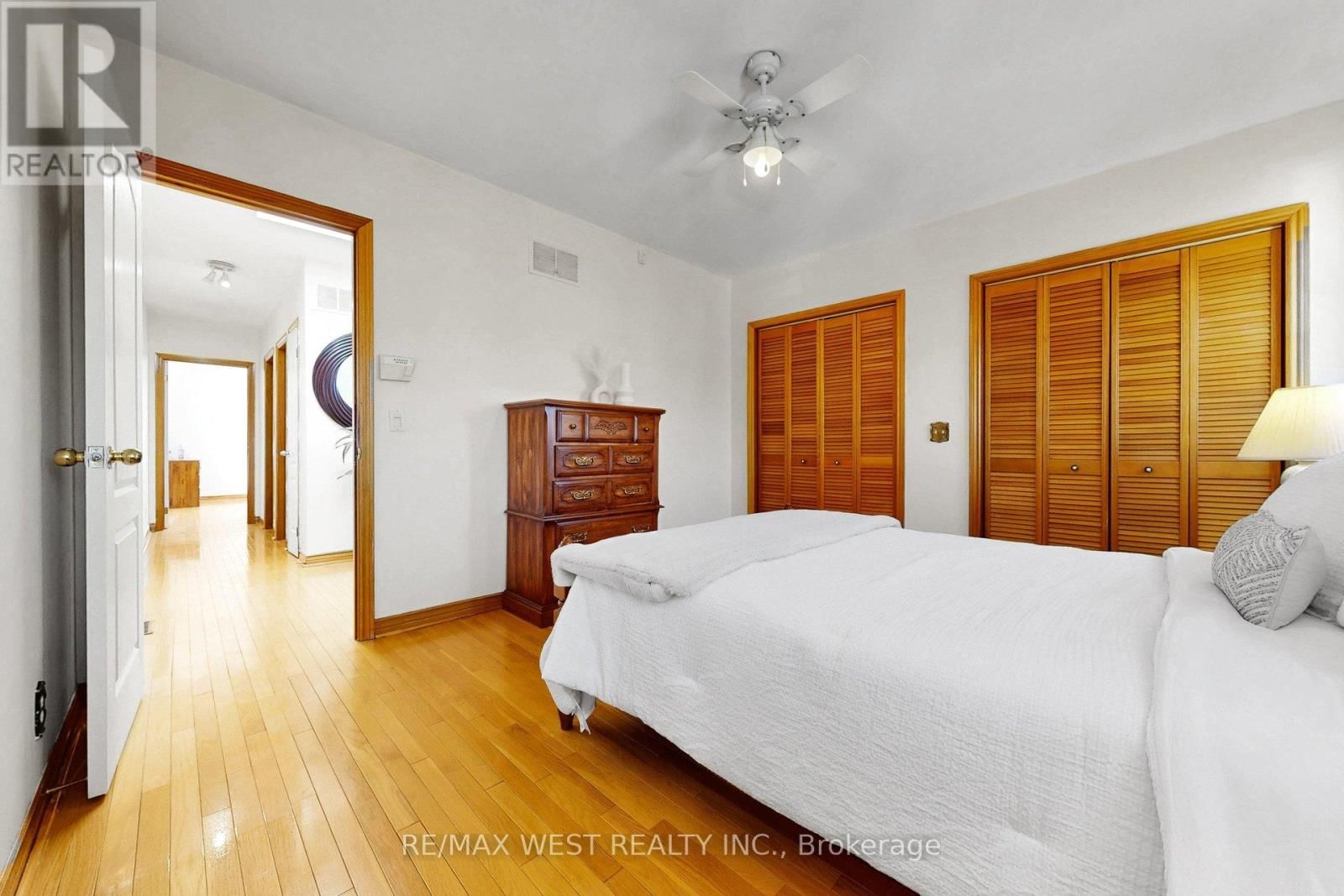 190 BELGRAVIA AVENUE Image 20