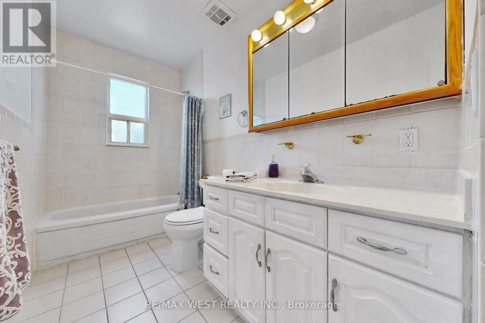 190 BELGRAVIA AVENUE Image 21