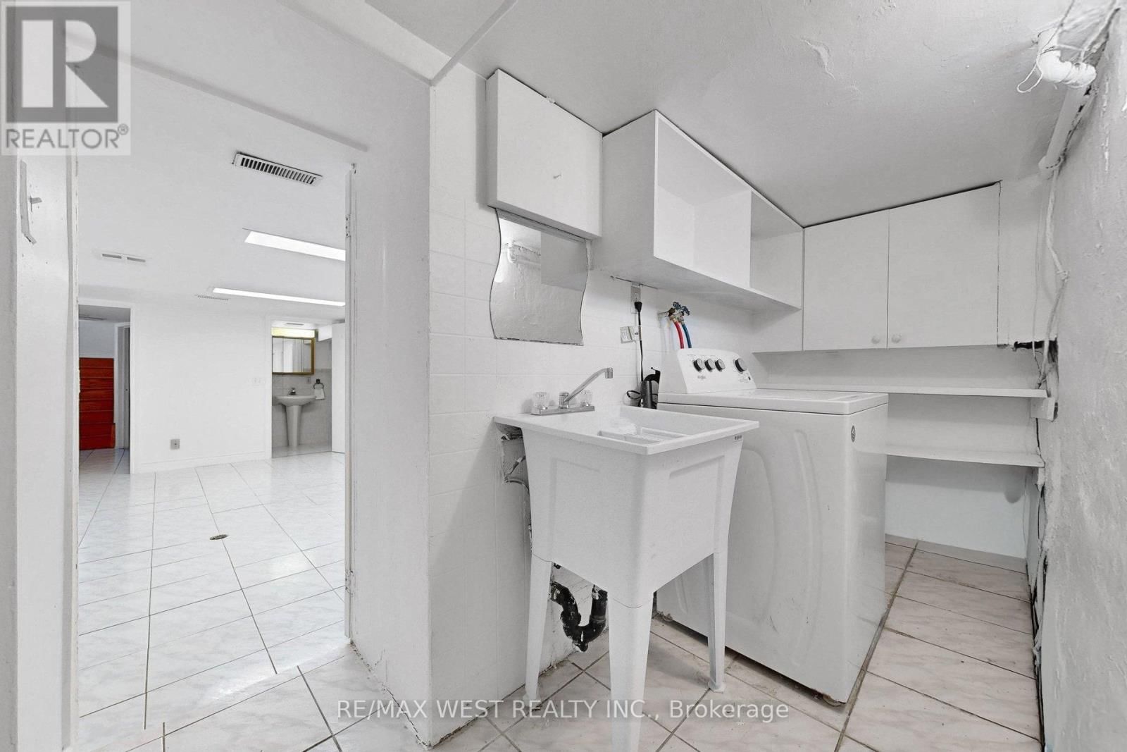 190 BELGRAVIA AVENUE Image 33