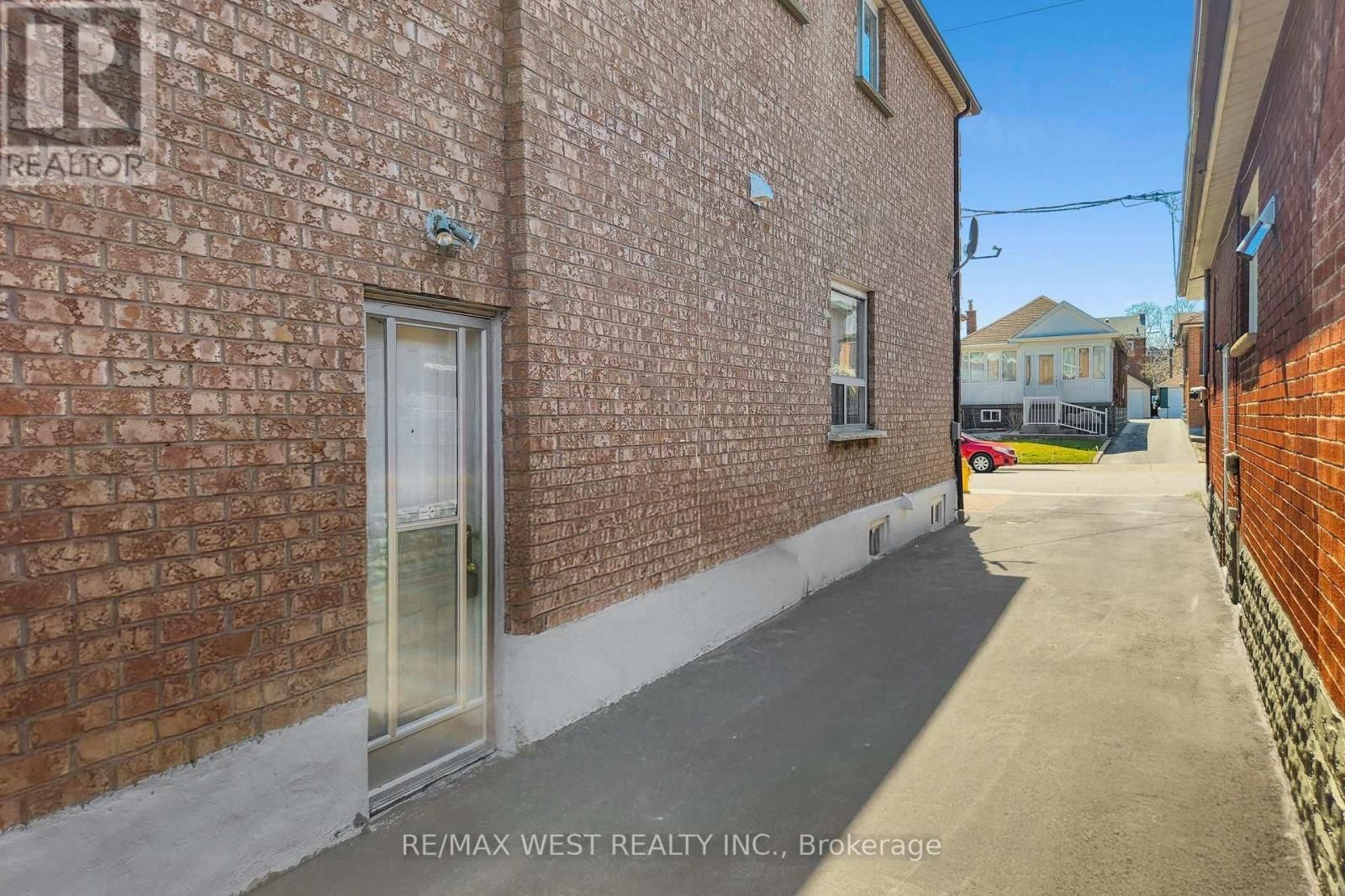 190 BELGRAVIA AVENUE Image 39