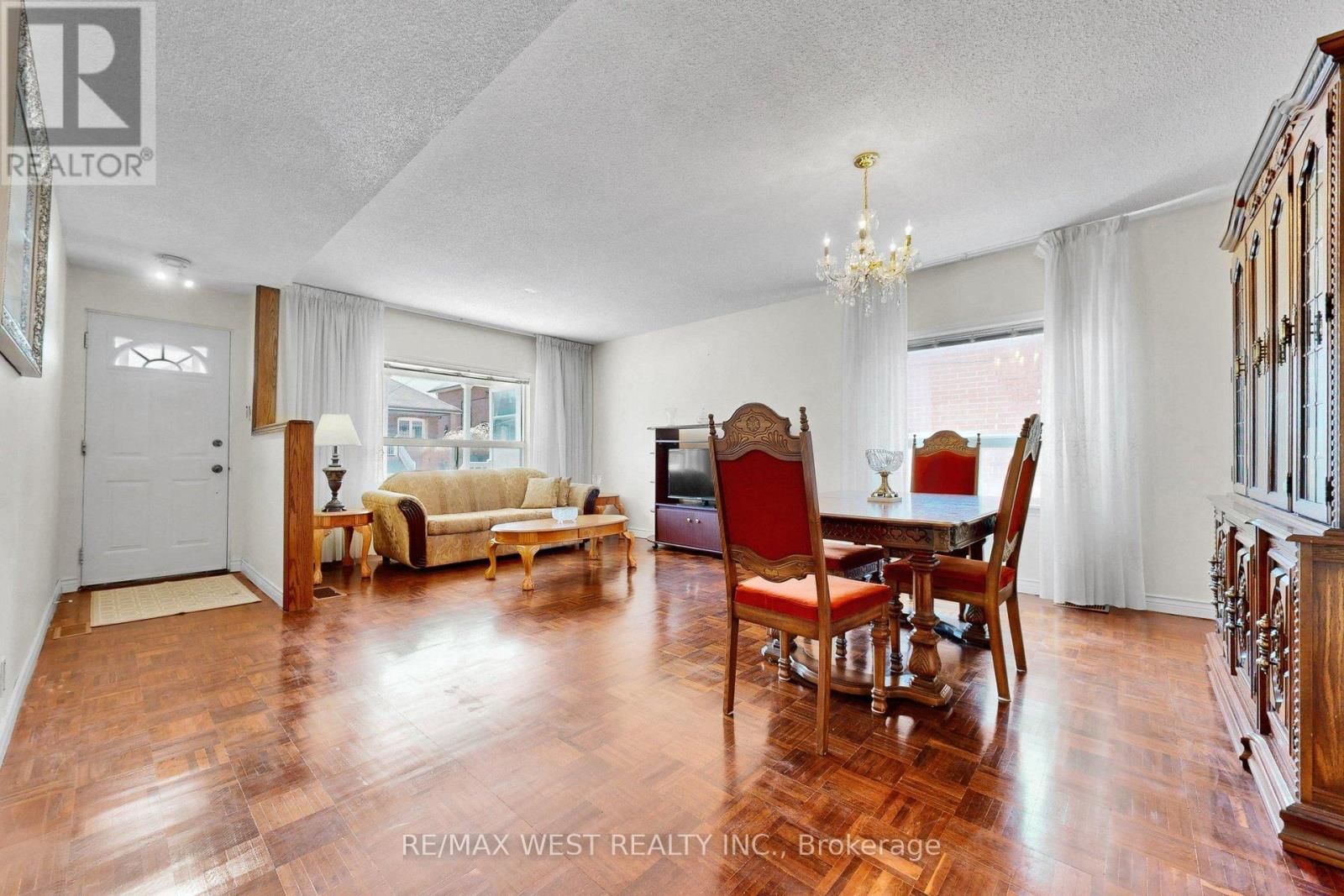 190 BELGRAVIA AVENUE Image 5