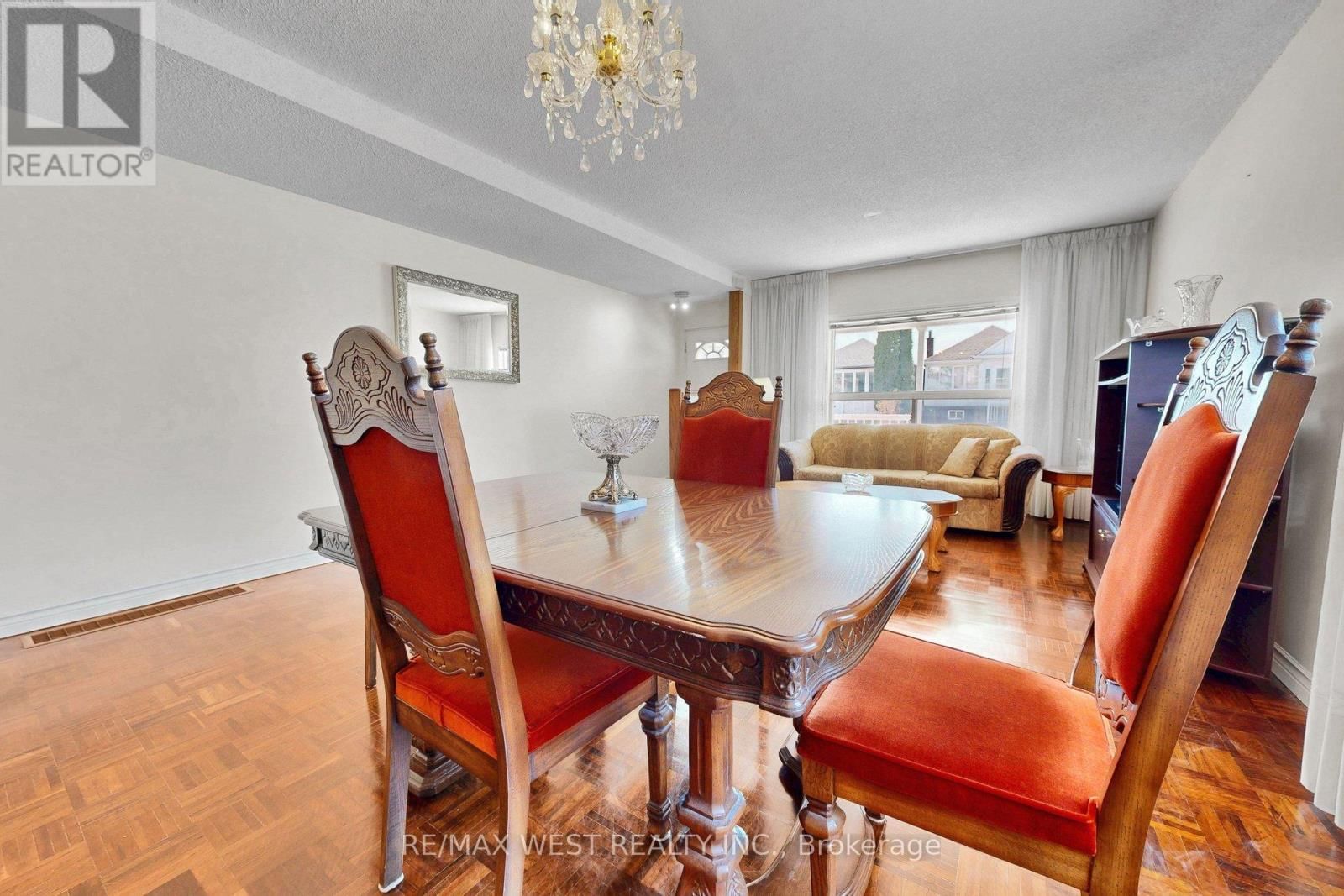 190 BELGRAVIA AVENUE Image 8