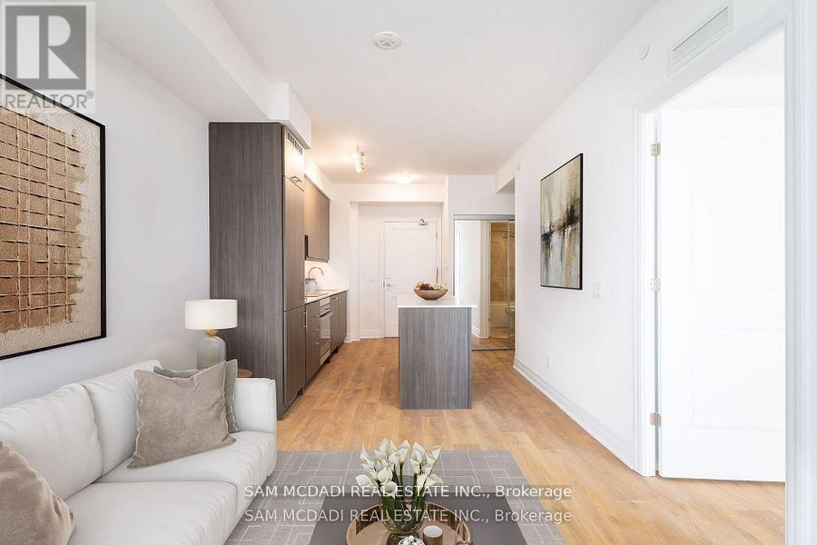 2709 - 30 ELM DRIVE Image 6