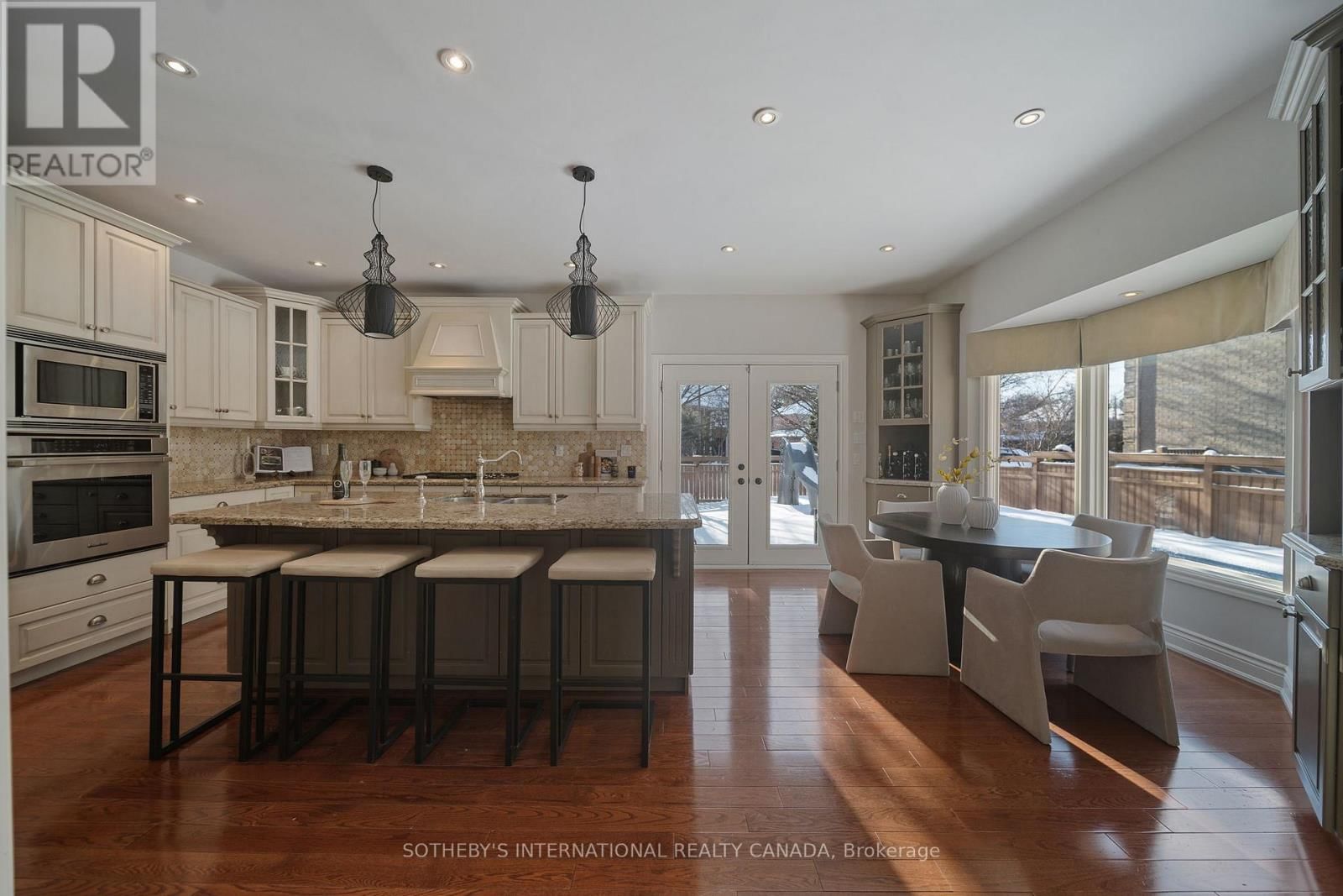 1939 CALGARY COURT Image 15