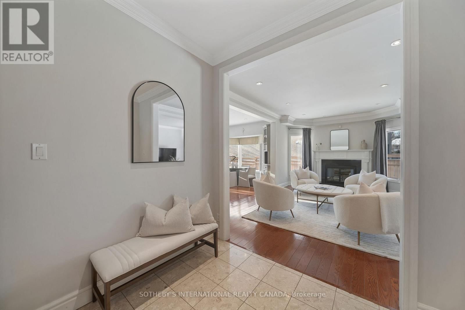 1939 CALGARY COURT Image 17