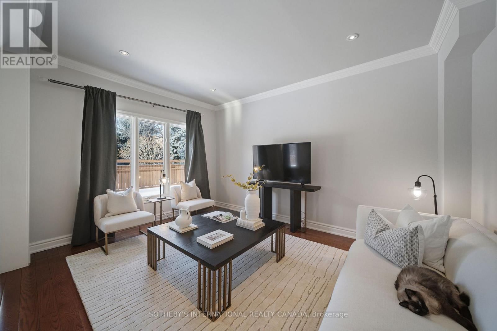 1939 CALGARY COURT Image 20