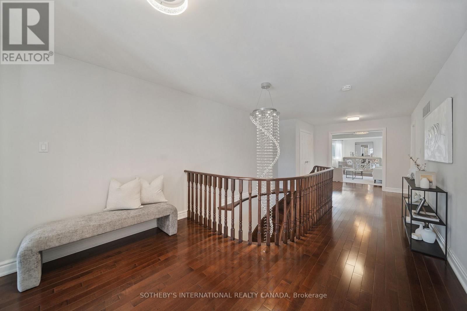 1939 CALGARY COURT Image 23