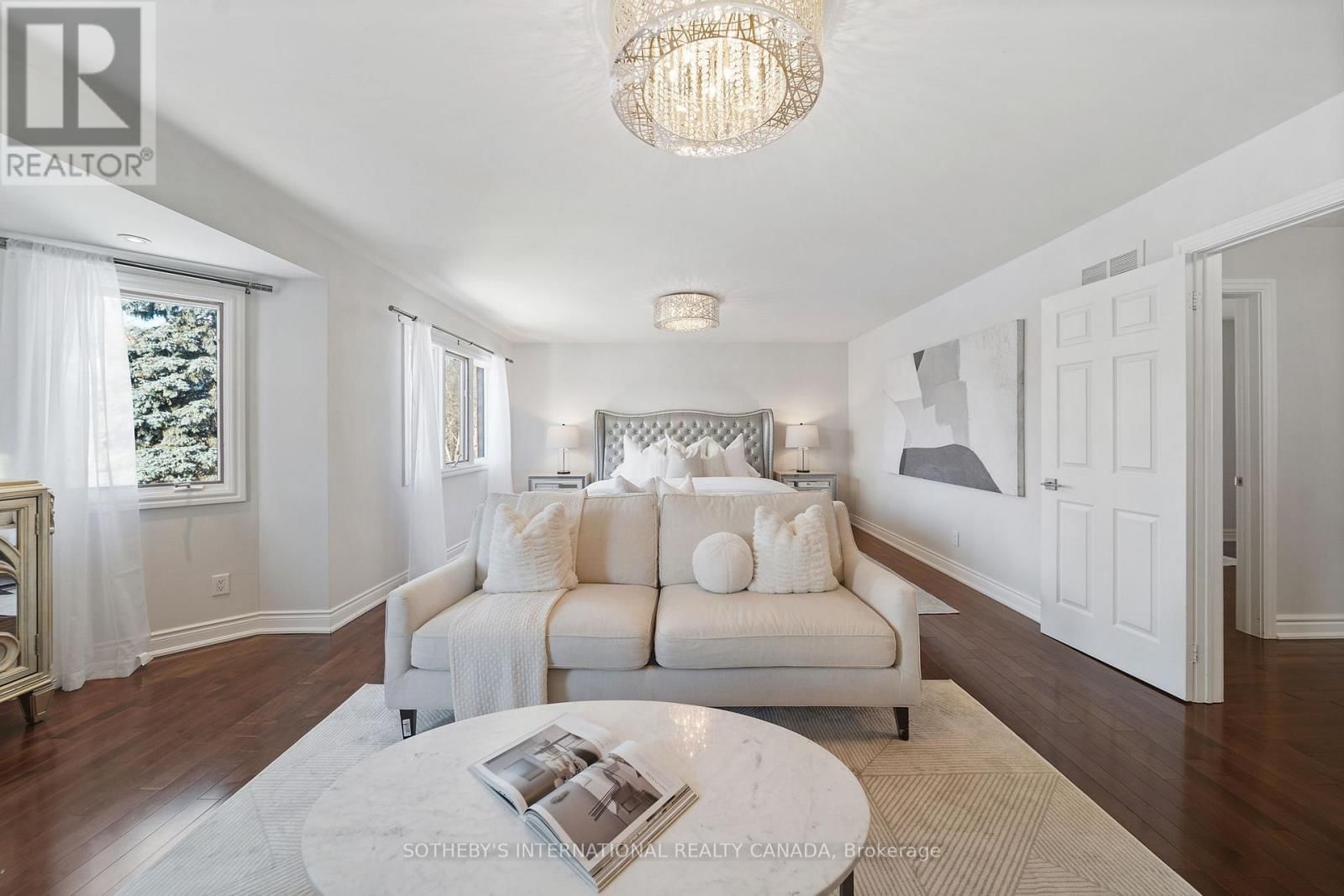 1939 CALGARY COURT Image 26