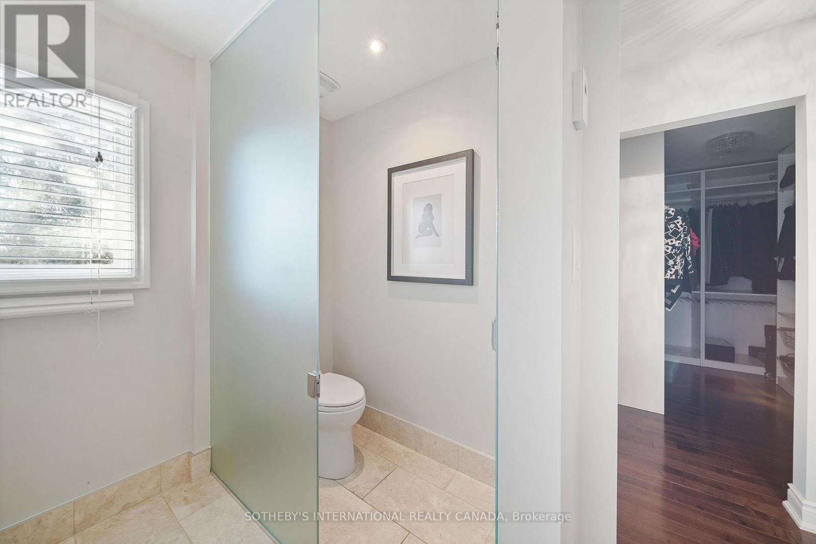 1939 CALGARY COURT Image 31