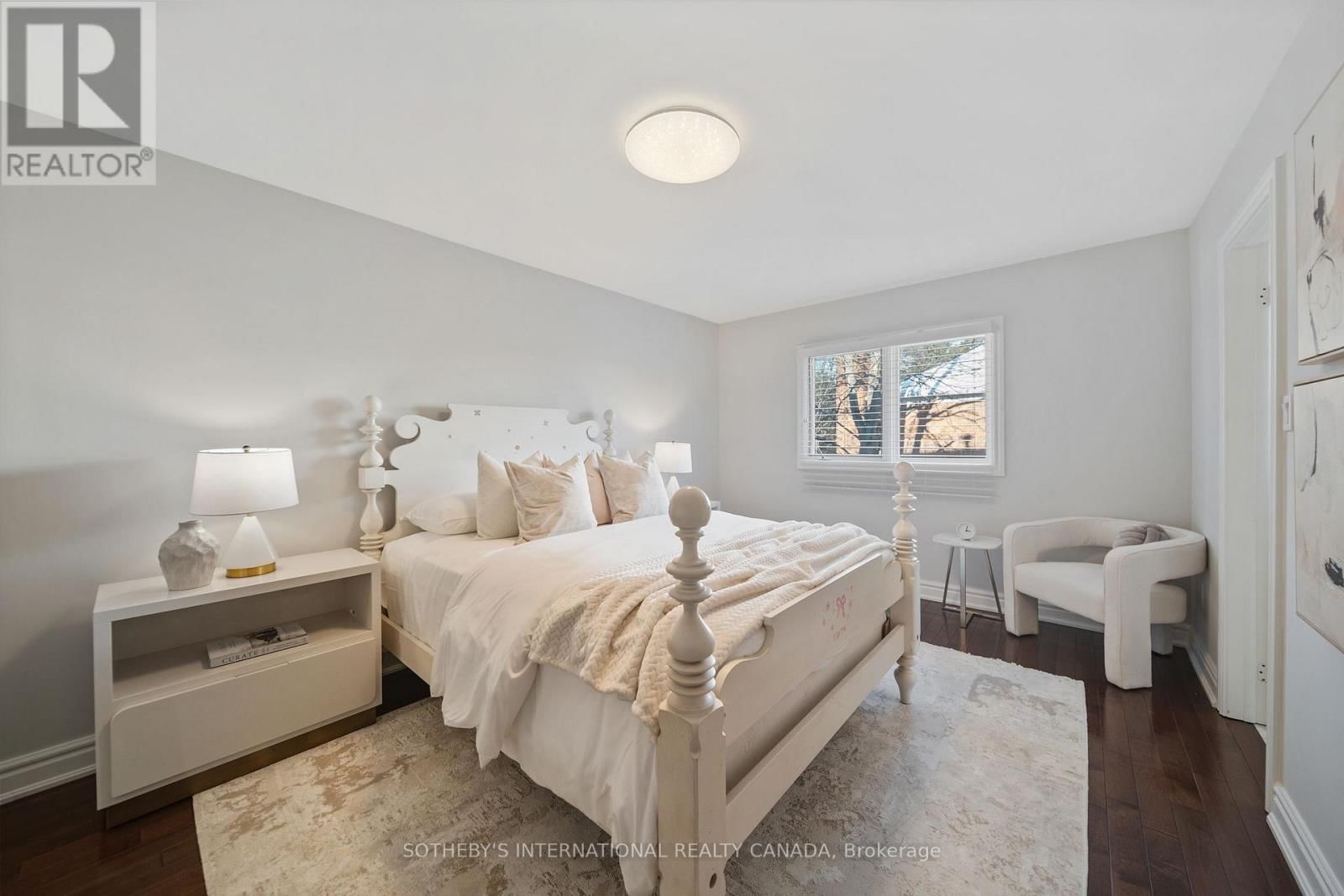 1939 CALGARY COURT Image 32