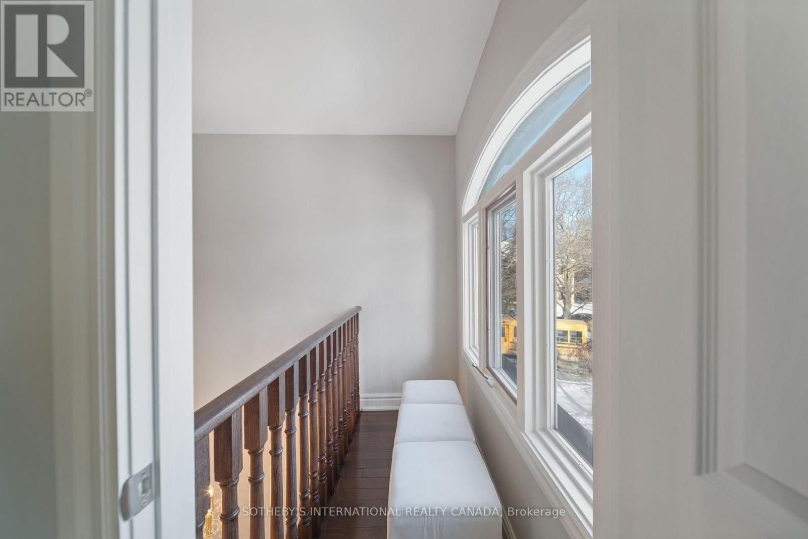 1939 CALGARY COURT Image 37