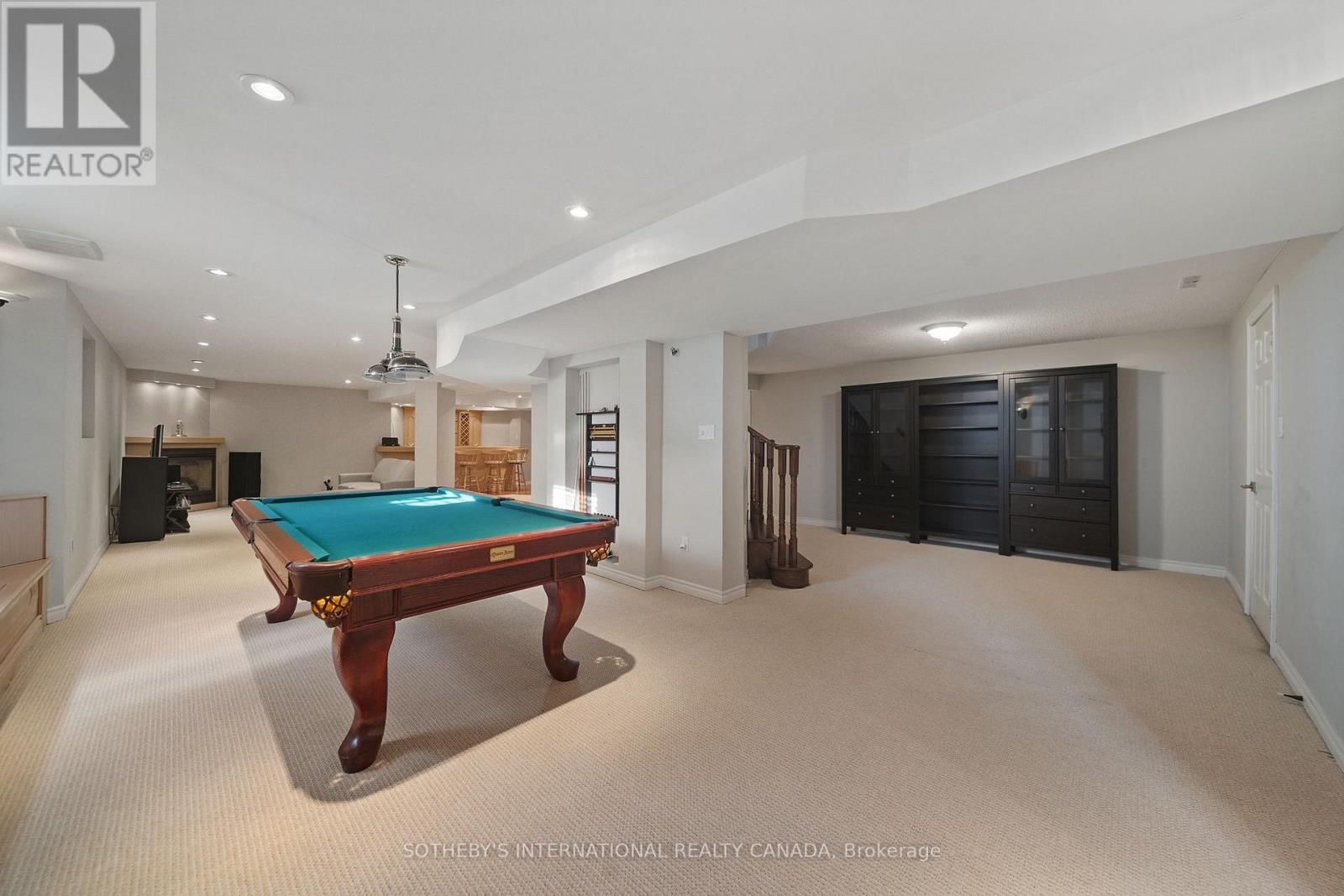 1939 CALGARY COURT Image 39