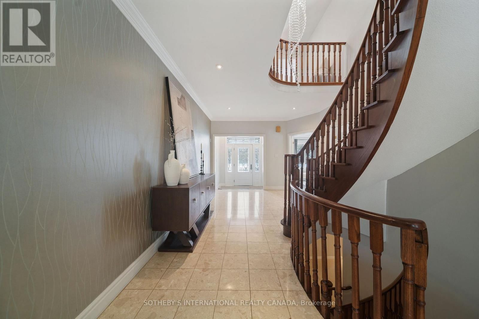 1939 CALGARY COURT Image 6