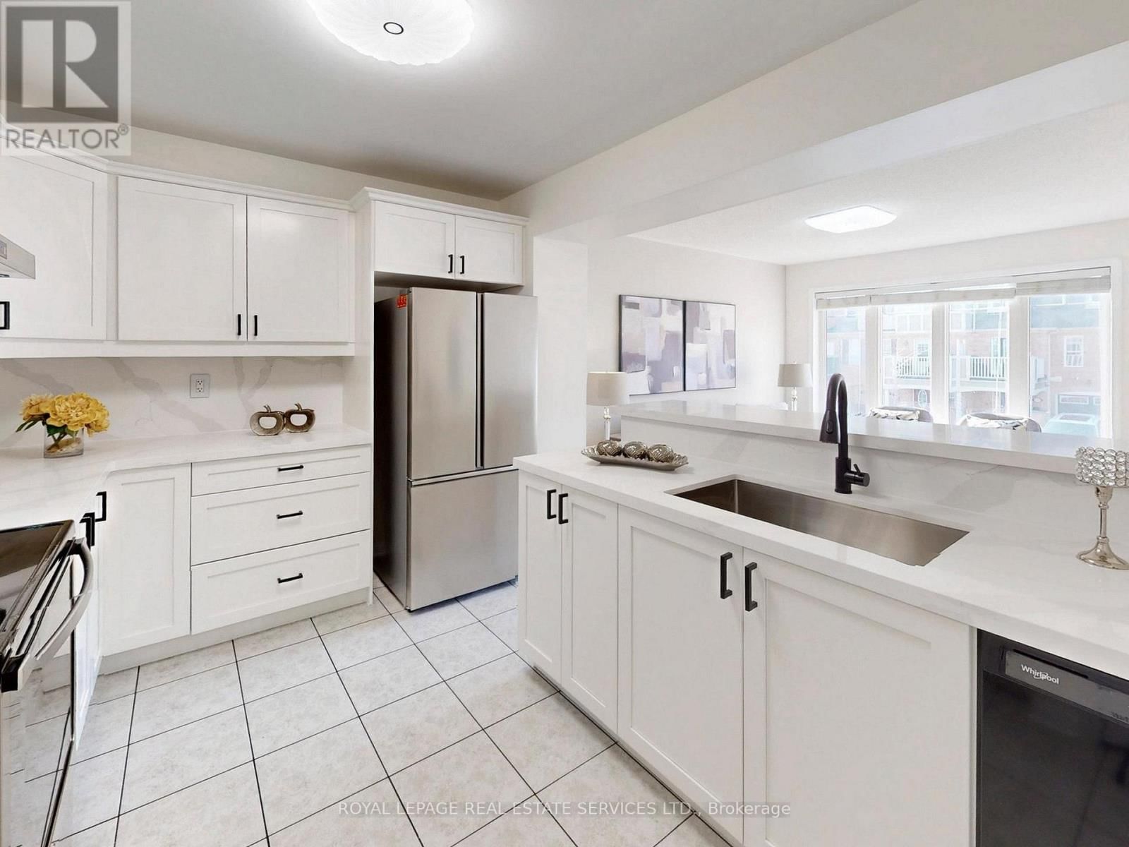 918 NADALIN HEIGHTS Image 15