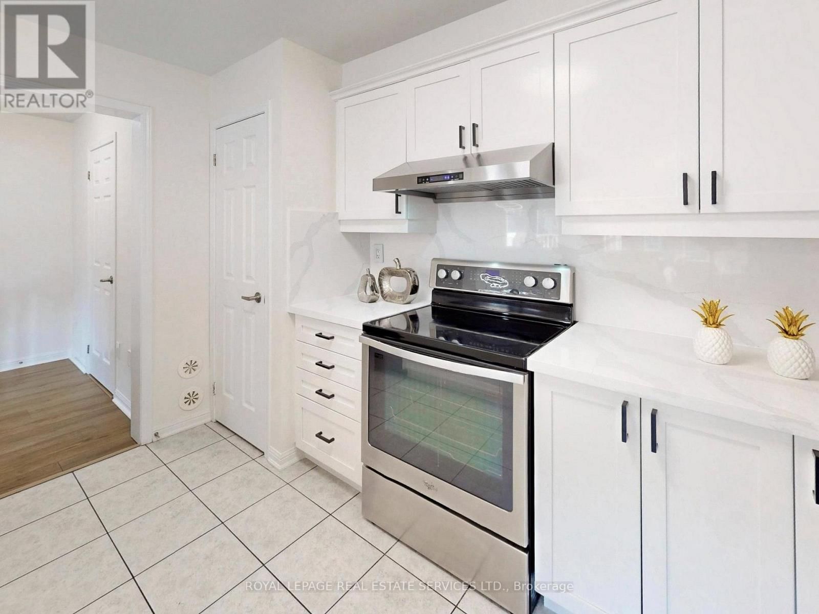 918 NADALIN HEIGHTS Image 17