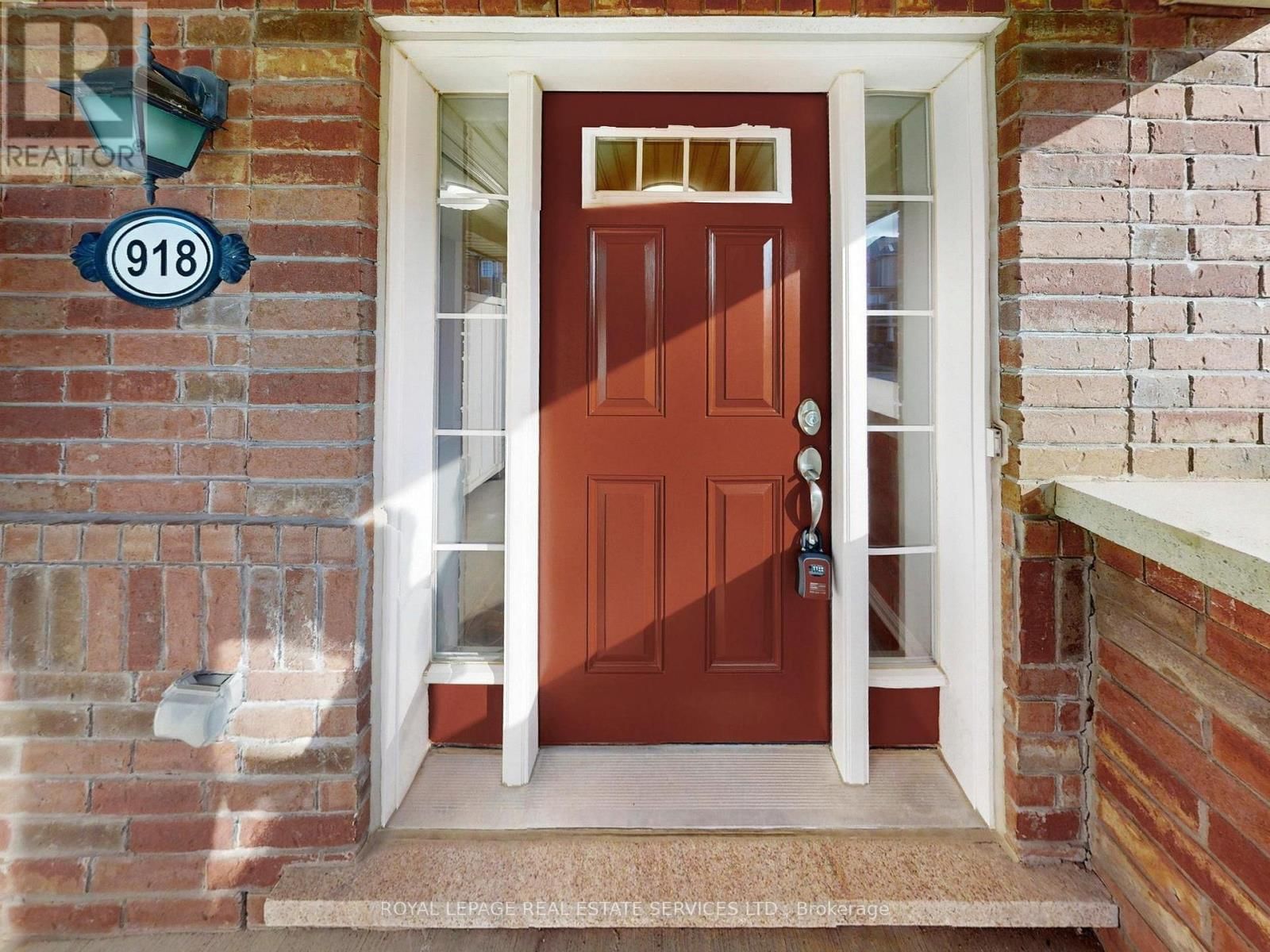 918 NADALIN HEIGHTS Image 3