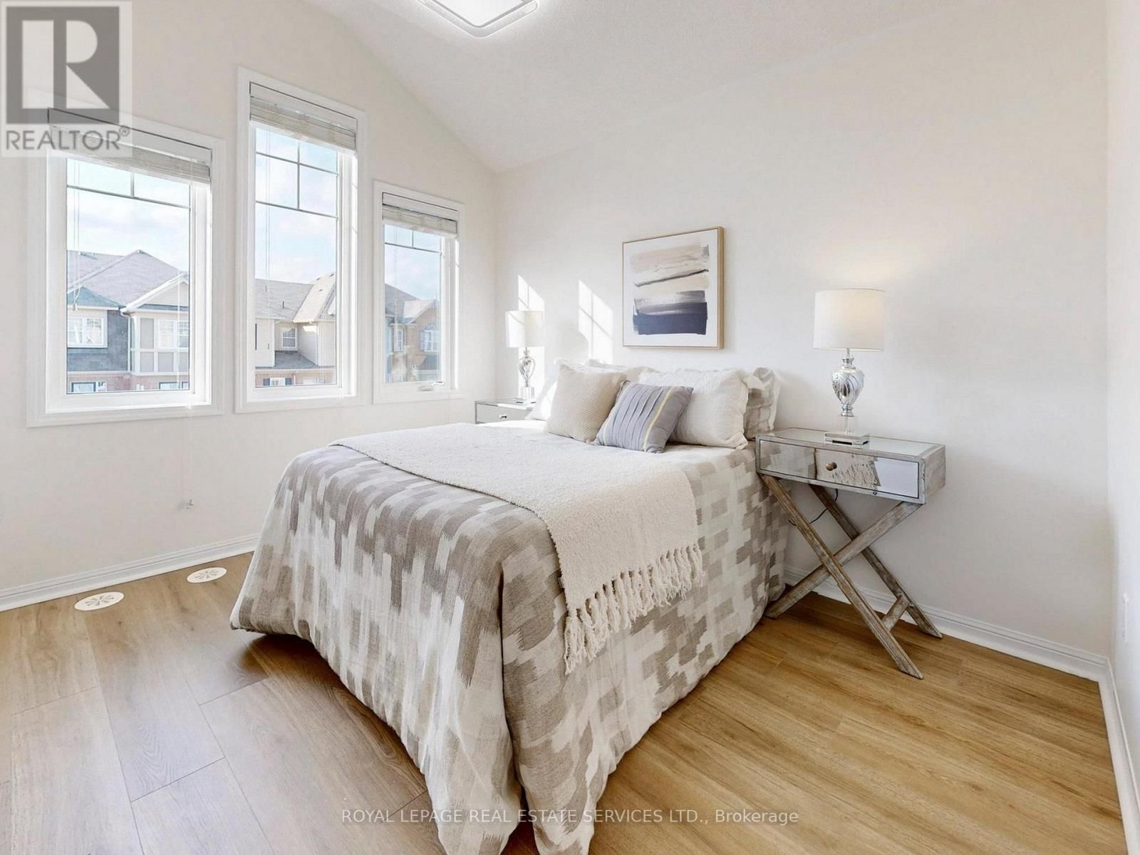 918 NADALIN HEIGHTS Image 31