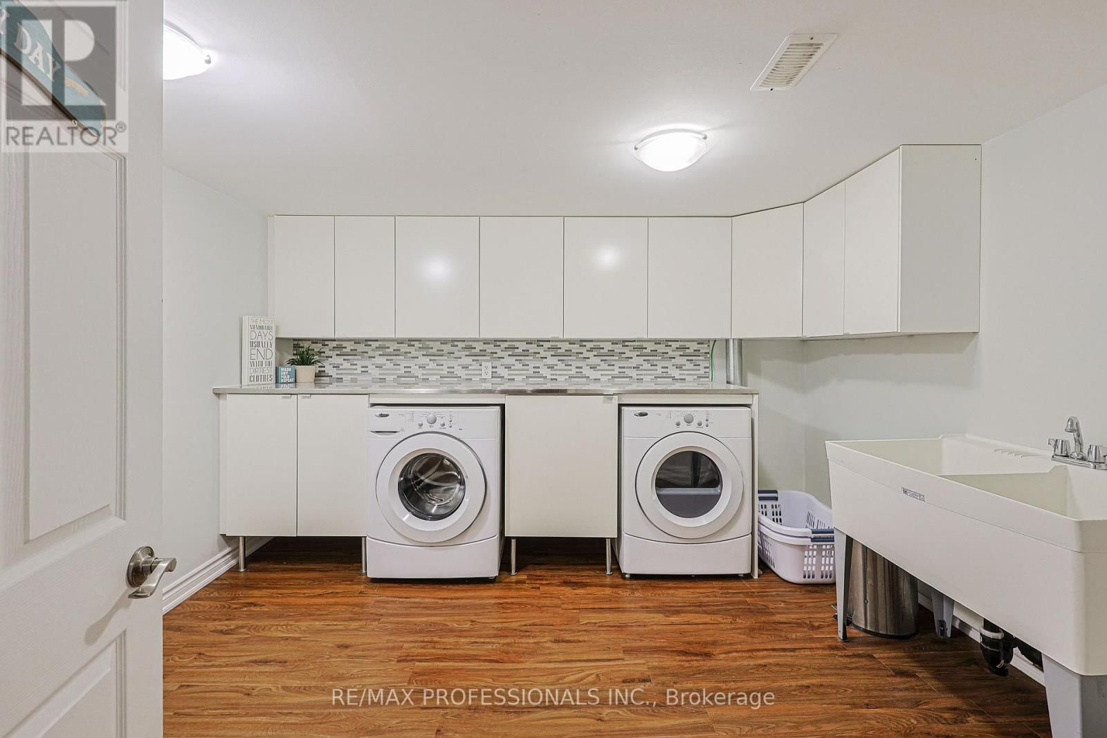 19 SEALCOVE DRIVE Image 32