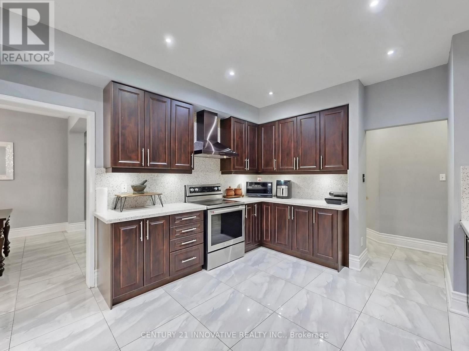 9 HEATHERDALE DRIVE Image 13