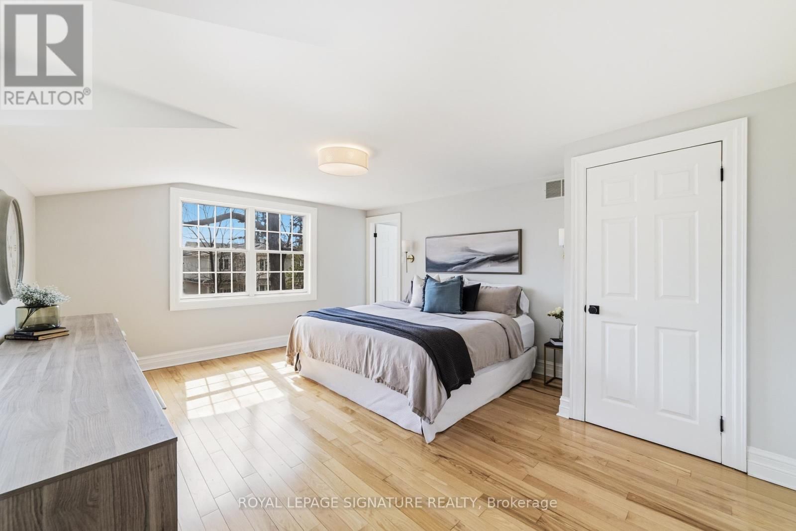 348 DOUGLAS AVENUE Image 25