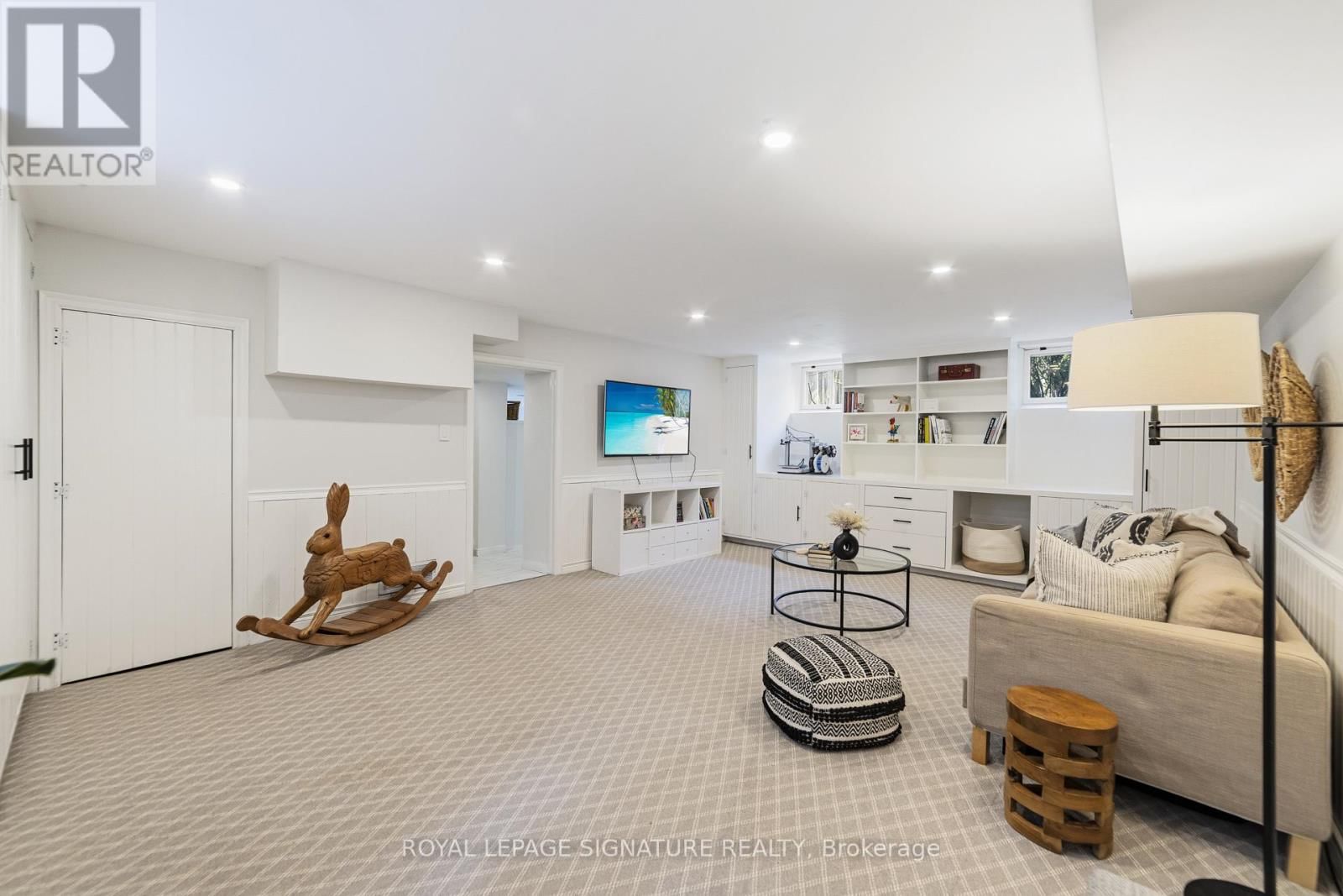 348 DOUGLAS AVENUE Image 32