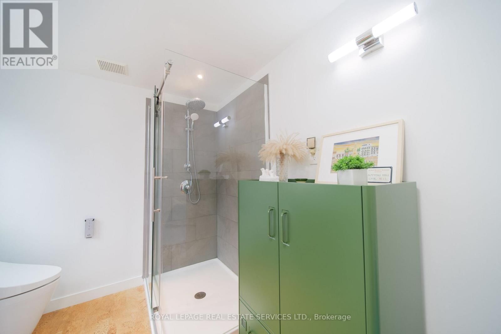 2331 ONTARIO STREET Image 17