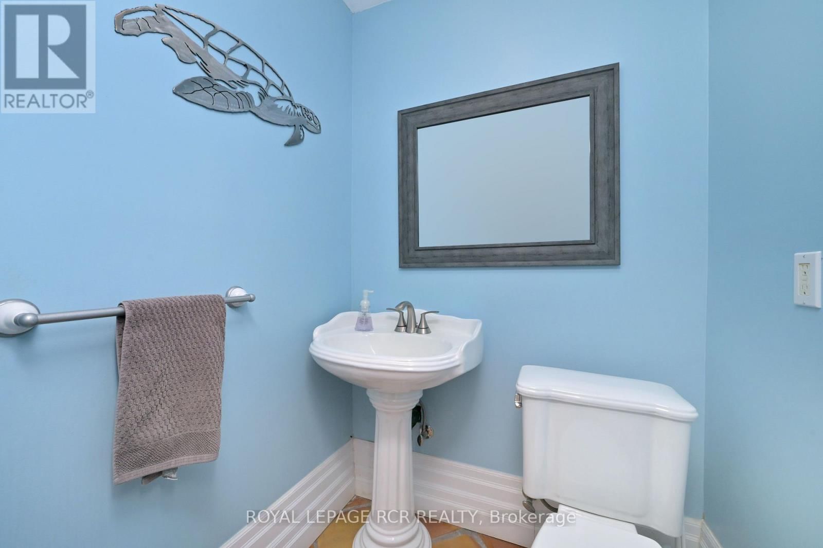 48 TOWNLINE Image 16