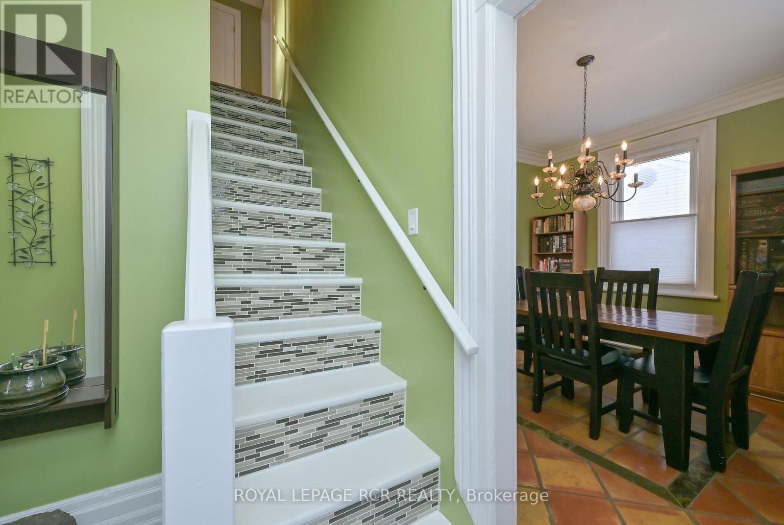 48 TOWNLINE Image 17