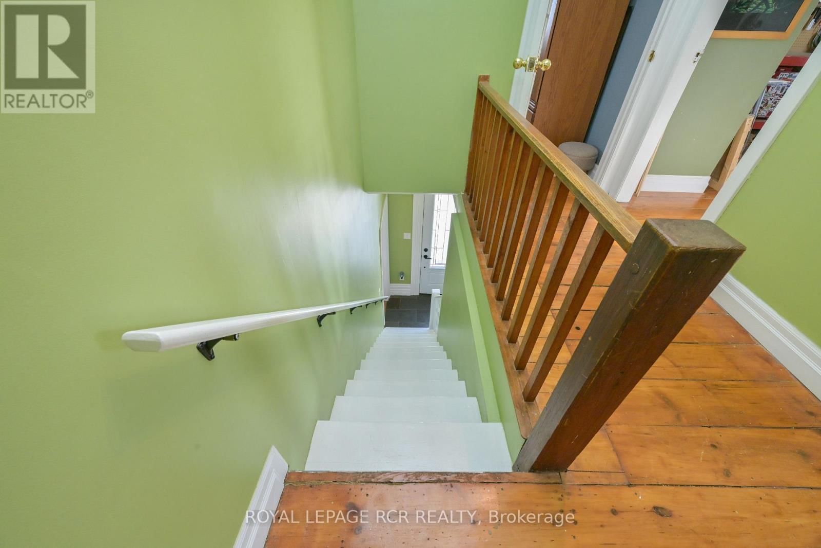 48 TOWNLINE Image 18