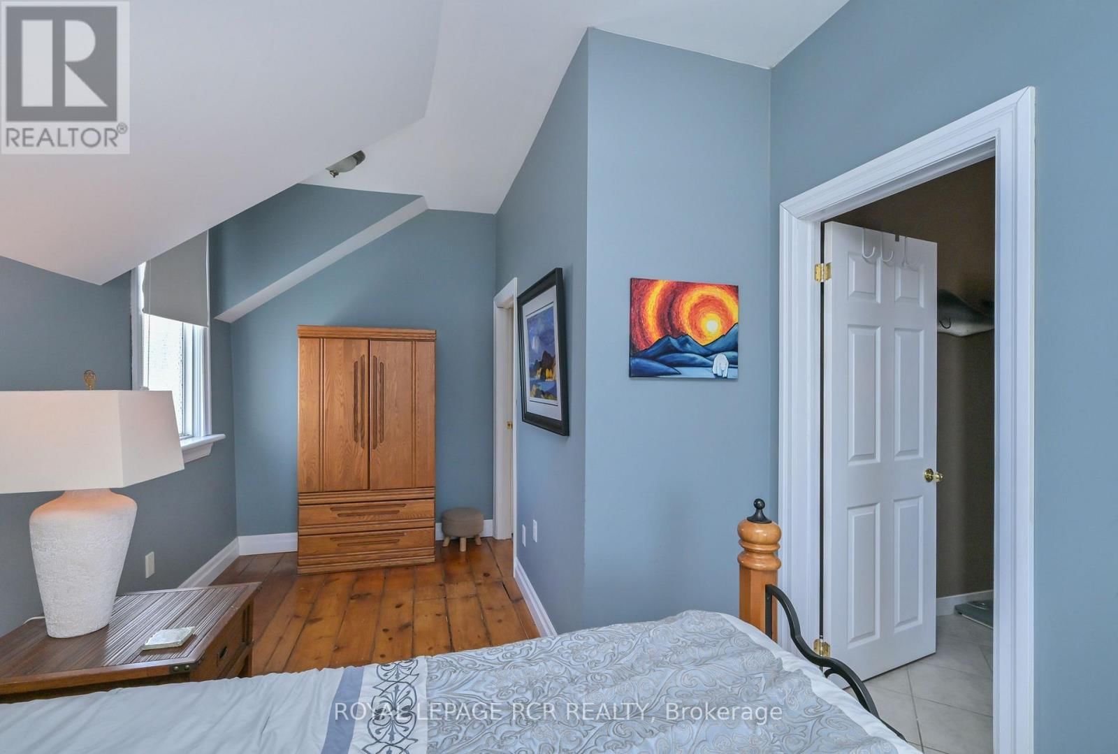 48 TOWNLINE Image 21