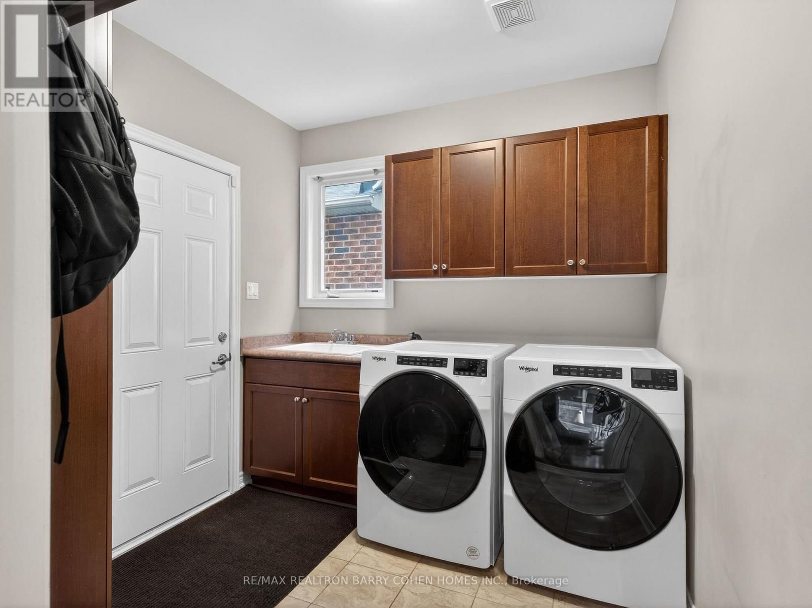 3225 SALTAIRE CRESCENT Image 13