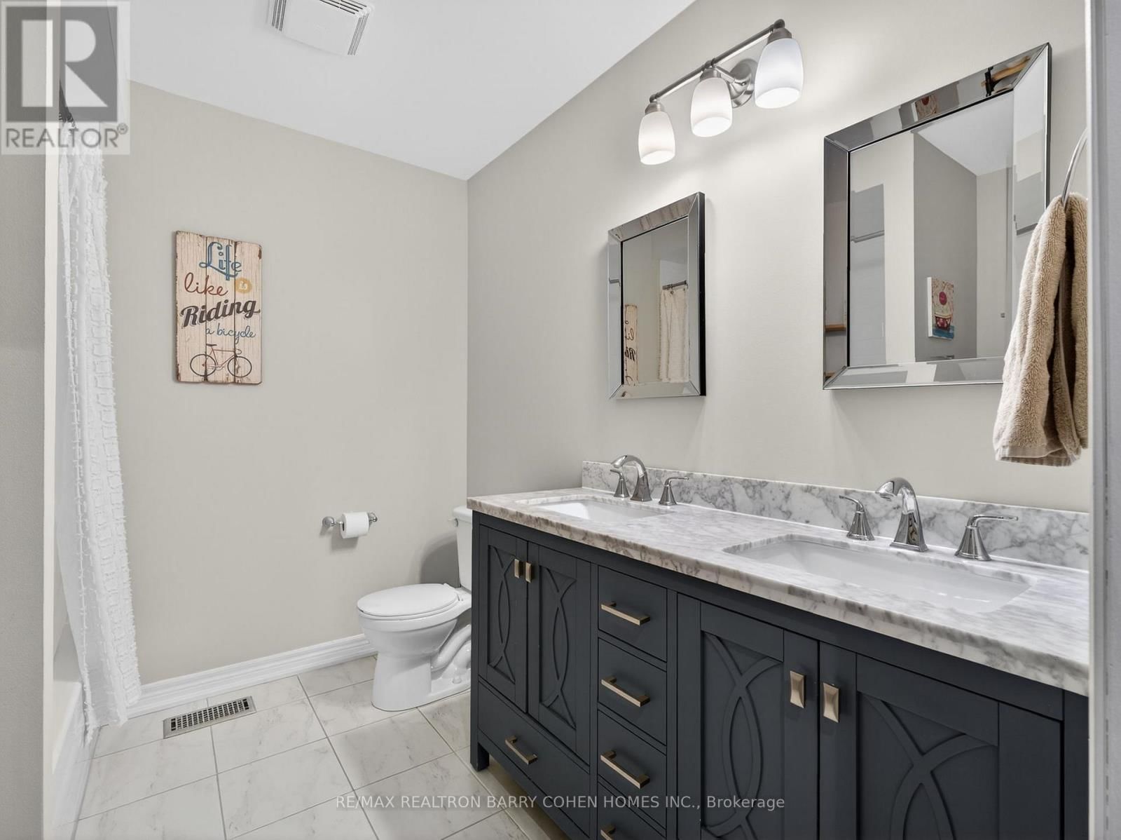 3225 SALTAIRE CRESCENT Image 24