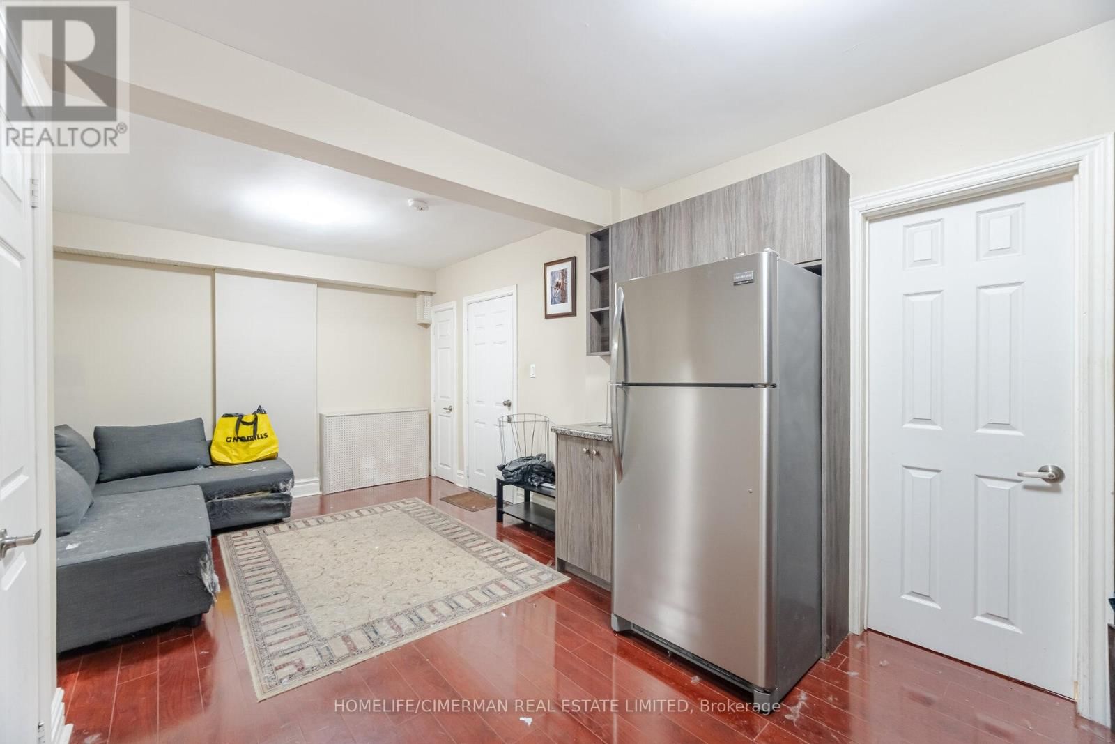 2681 EGLINTON AVENUE WEST Image 19